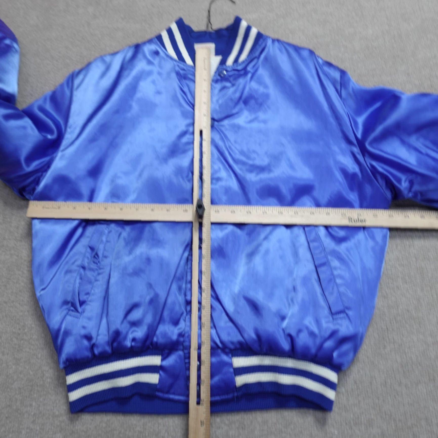 Vintage VINTAGE American Vintage Jacket Bomber Jacket Men Medium Blue Satin 1985 3rd Basketball Gift? Size US M / EU 48-50 / 2 - 3 Thumbnail