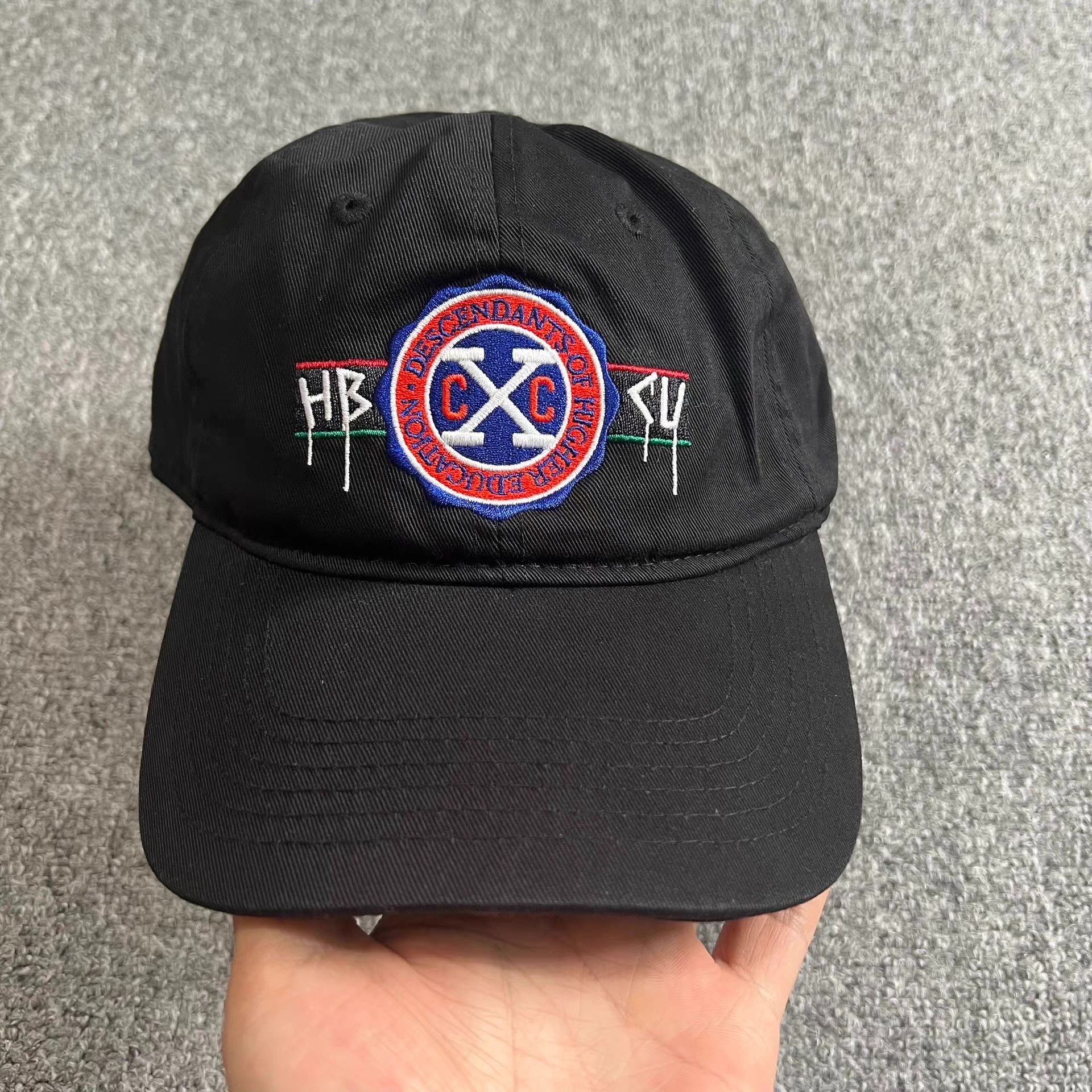 Cross Colours CrossColoursEmbroideredCurvedBrim Baseball Cap / Sun Hat Q7 Size ONE SIZE - 1 Thumbnail