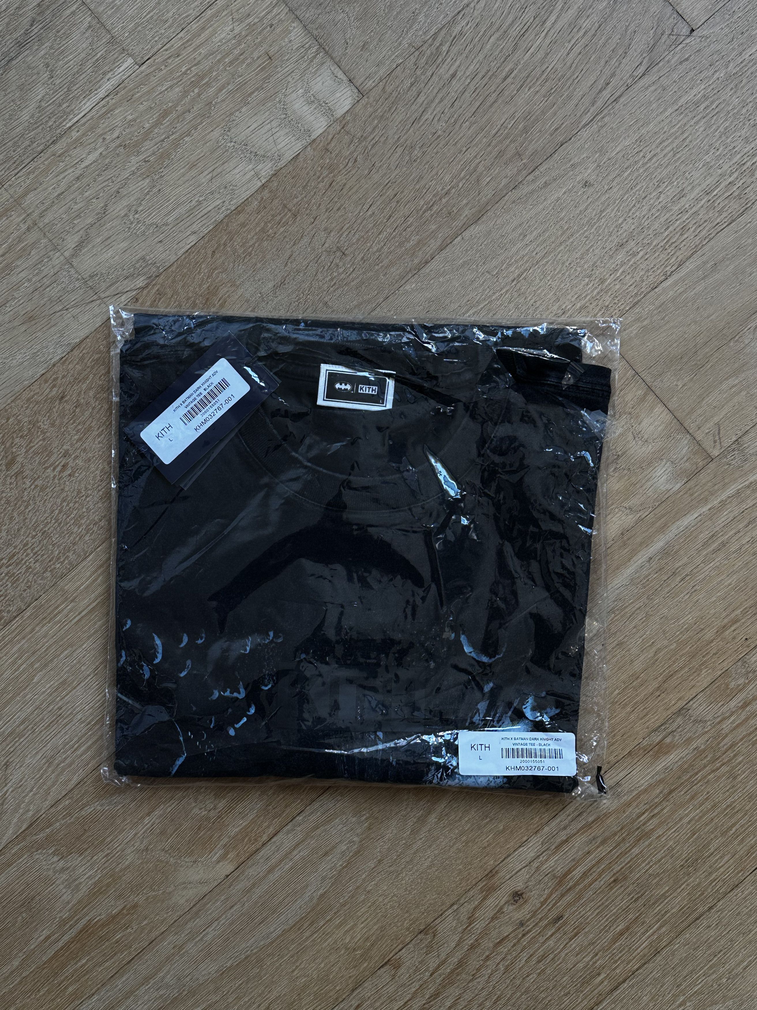 DC Comics × Kith Batman x Kith Dark Knight Vintage Tee Size US L / EU 52-54 / 3 - 4 Thumbnail