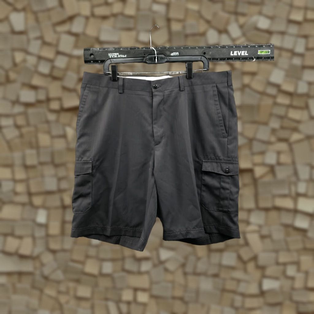 Vintage Island Republic Cargo Shorts Mens Size 40 Mid Rise Dark Gray 100% Polyester Size US 40 / EU 56 - 1 Thumbnail