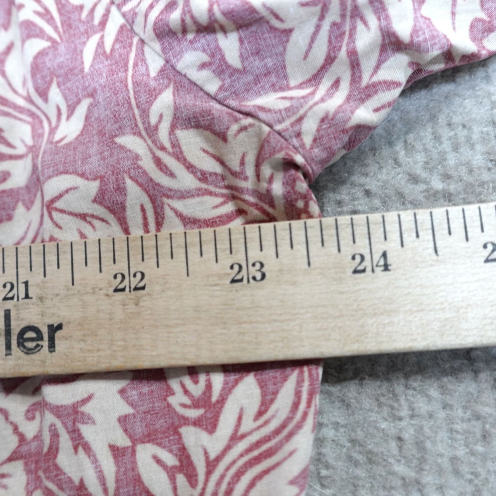 Tori Richard Tori Richard Shirt Large Red Beige Floral Reverse Print Hawaiian Made in USA Men L Beige Floral Reverse Print Shirt Size US L / EU 52-54 / 3 - 6 Thumbnail