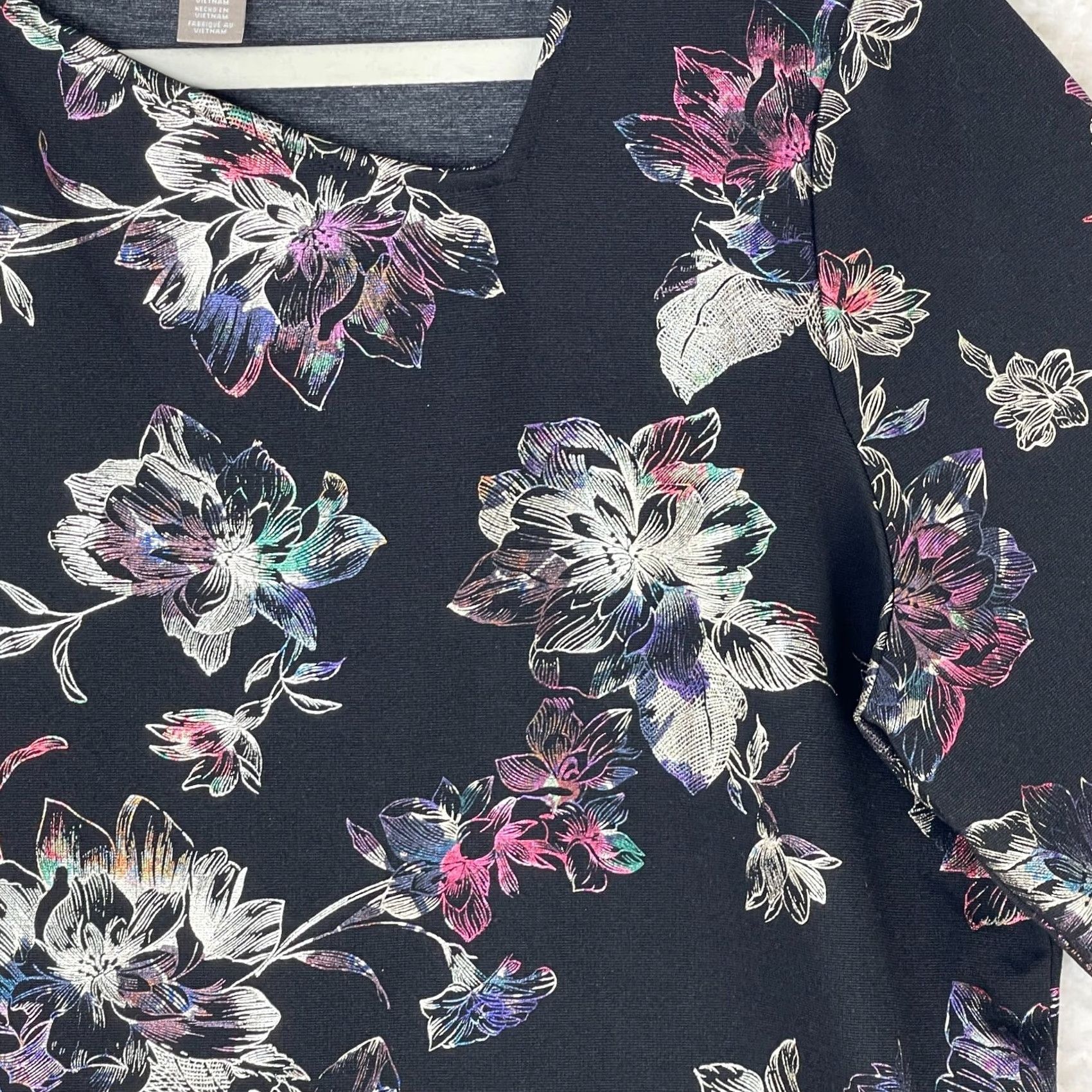 Vintage Chico's Romance Shine Floral Asymmetrical-Neck Ponte Top Womens XL Black Shirt Size XL / US 12-14 / IT 48-50 - 5 Thumbnail