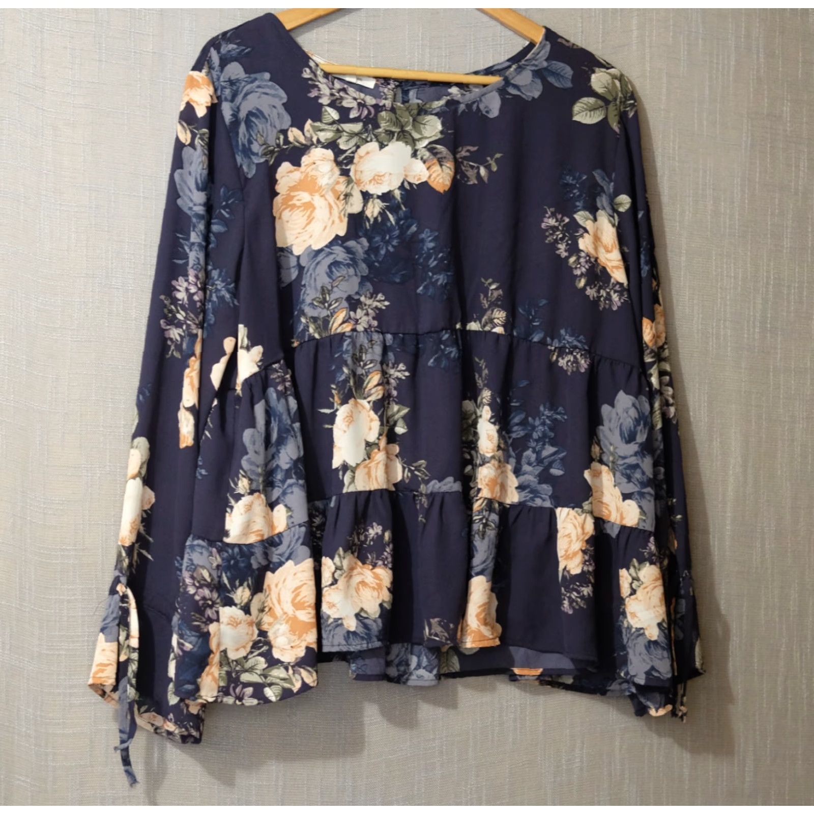 Vintage VINTAGE Maurices Navy Floral Long Bell Sleeve Sheer Top Lightweight Womens XXL #A2-5 Size XXL / US 16-18 / IT 52-54 - 2 Thumbnail