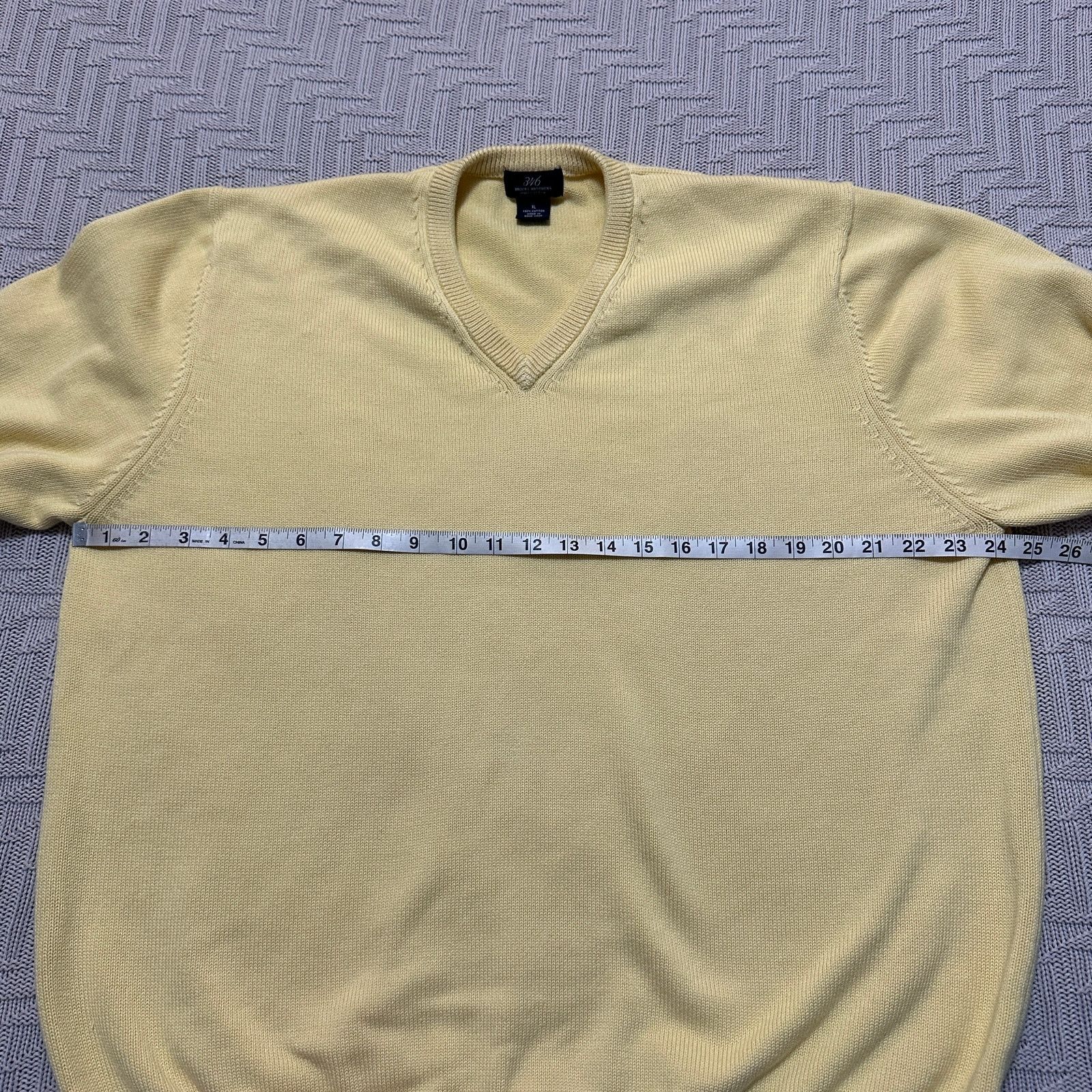 Brooks Brothers Brooks Brothers yellow pima cotton v neck sweater size XL Size US XL / EU 56 / 4 - 5 Thumbnail