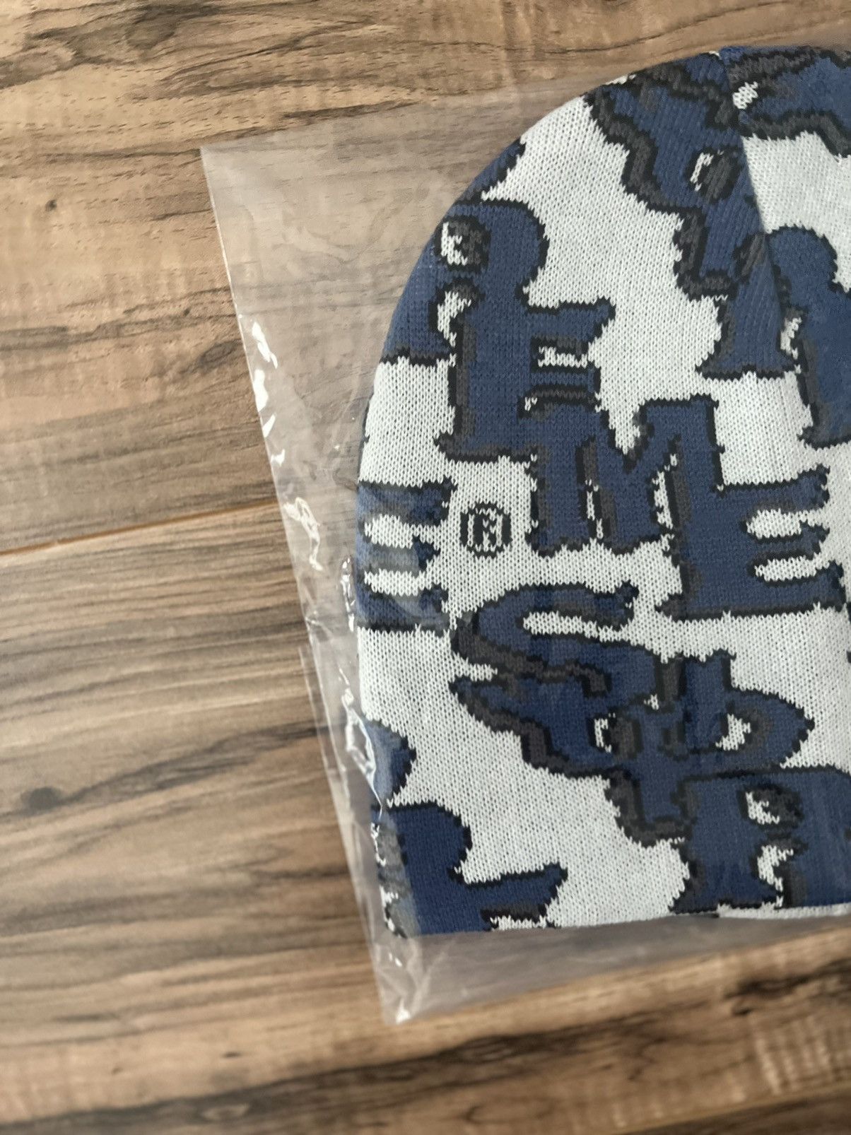 Supreme Supreme Slanted Gothic Outline Beanie Size ONE SIZE - 2 Thumbnail