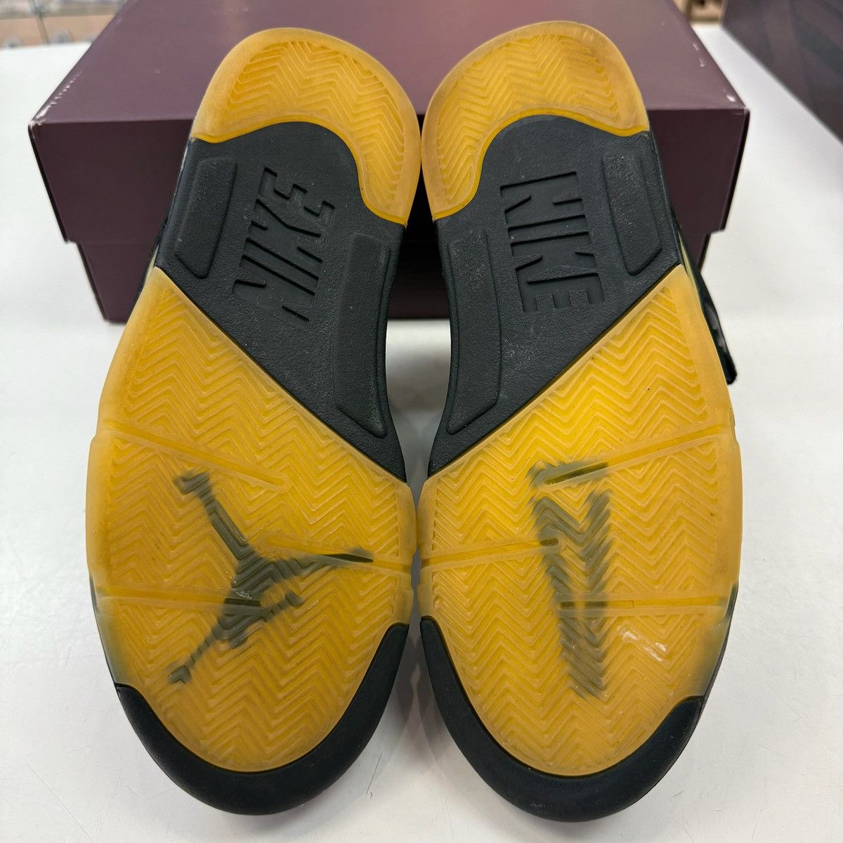 Jordan Brand Size 7 - Jordan 5 Retro x A Ma Maniere Mid Dusk - FD1330-001 Size US 7 / EU 40 - 5 Thumbnail