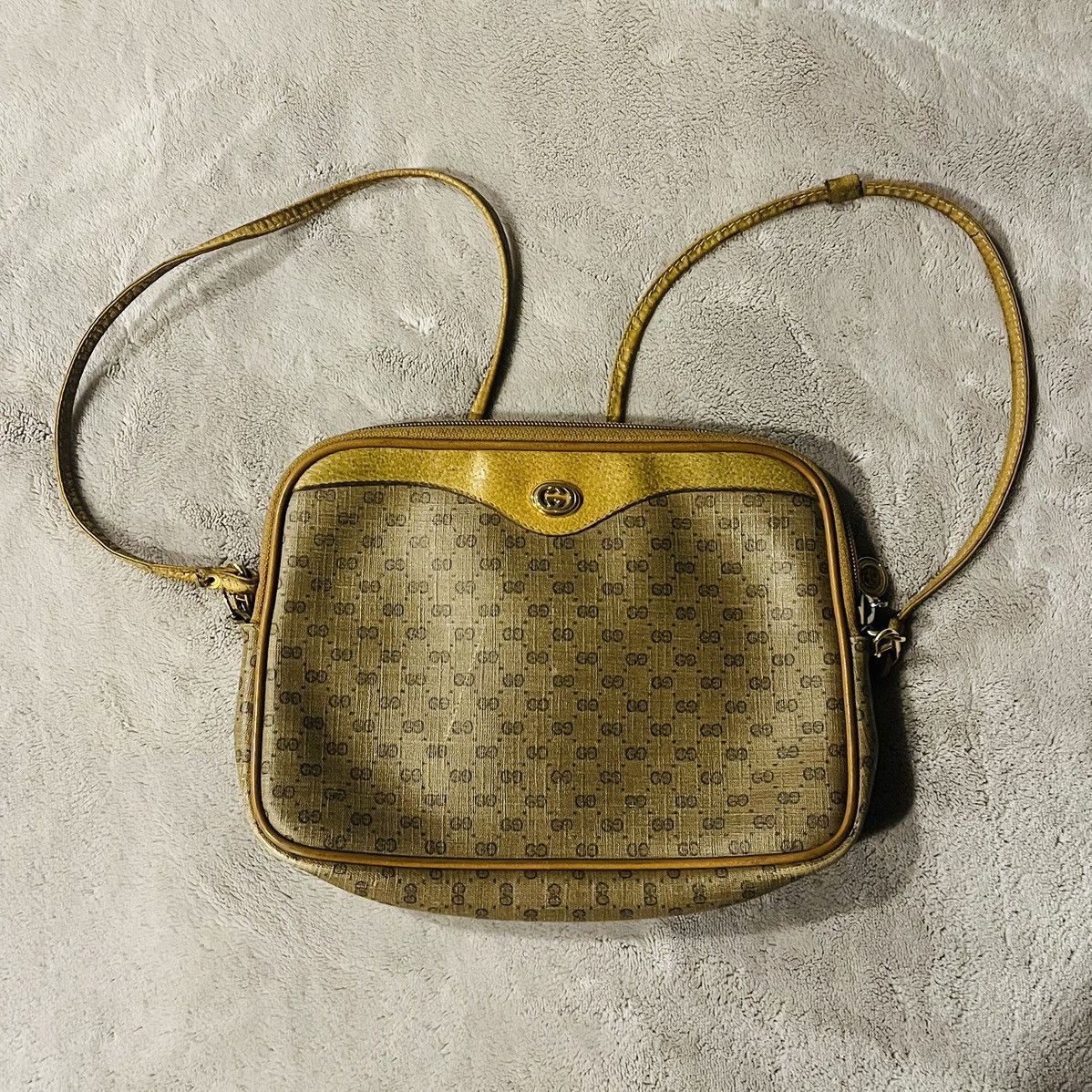 Gucci Vintage GUCCI Italy GG Logo Brown Leather Crossbody Purse Size ONE SIZE - 1 Thumbnail