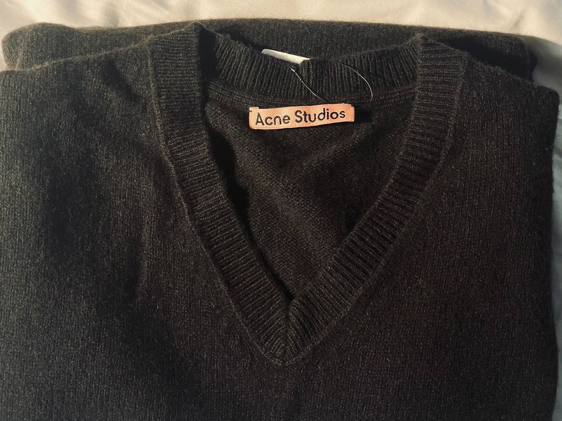 Acne Studios acne studios V-neck sweater 2501-Nextarrow Size US L / EU 52-54 / 3 - 3 Thumbnail