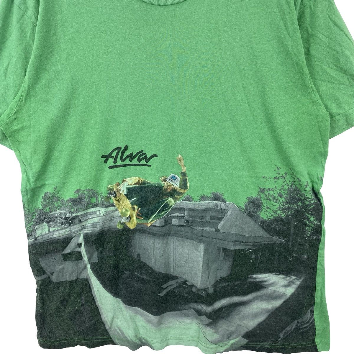 Vintage Vintage ALVAR SKATEBOARD Graphic Skate Park Print Tee Size US L / EU 52-54 / 3 - 6 Thumbnail