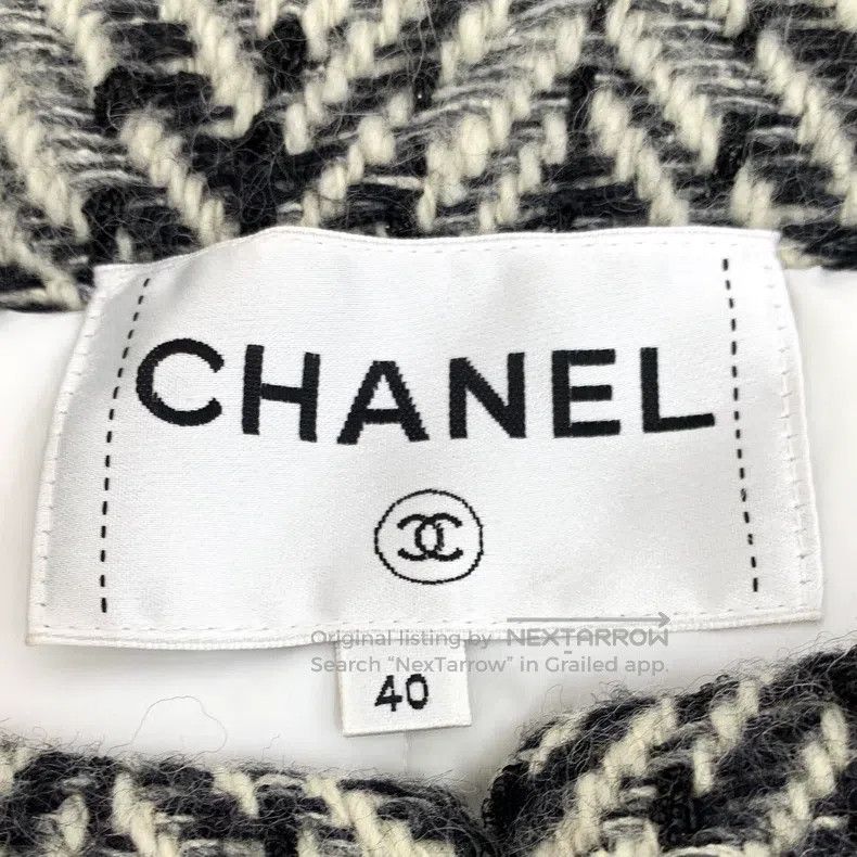 Chanel Chanel Forest Series White Rolled Round-neck Single-breast Size S / US 4 / IT 40 - 5 Thumbnail