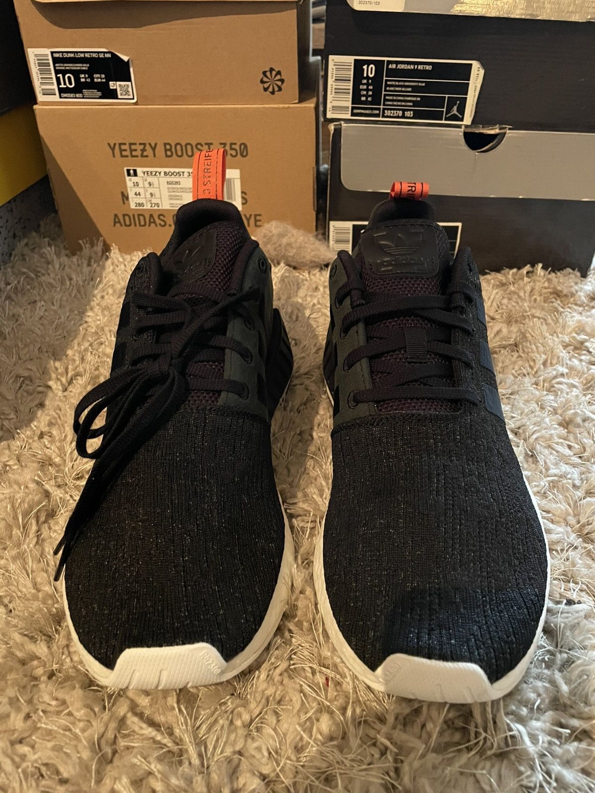 Adidas Adidas_R2 Black Size US 11 / EU 44 - 4 Thumbnail