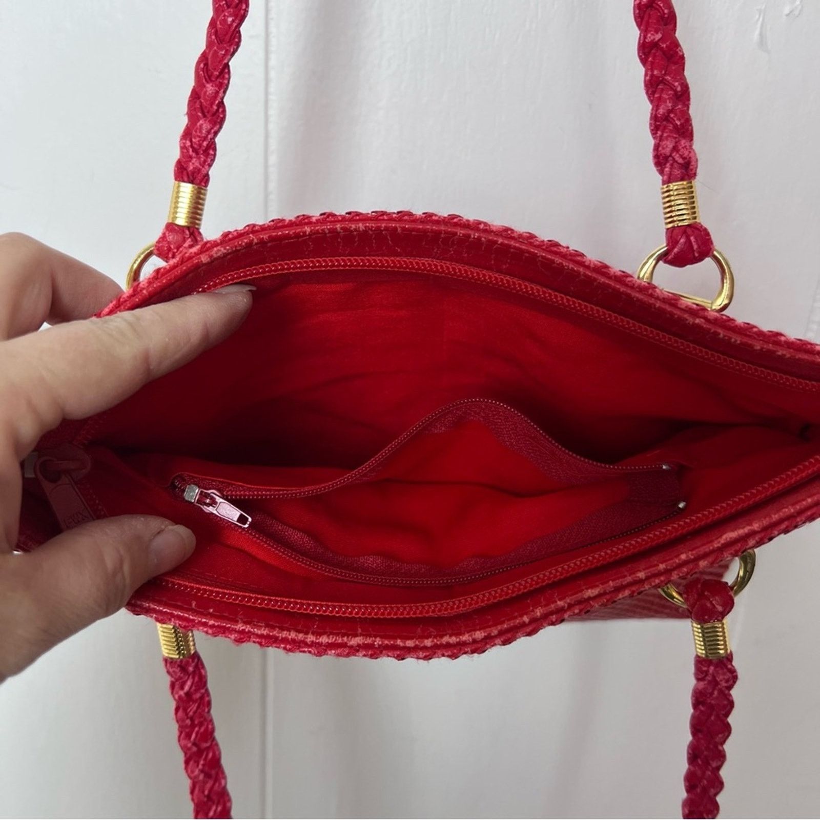 Vintage Vintage Red Medal Mesh Shoulder Bag Size ONE SIZE - 11 Thumbnail