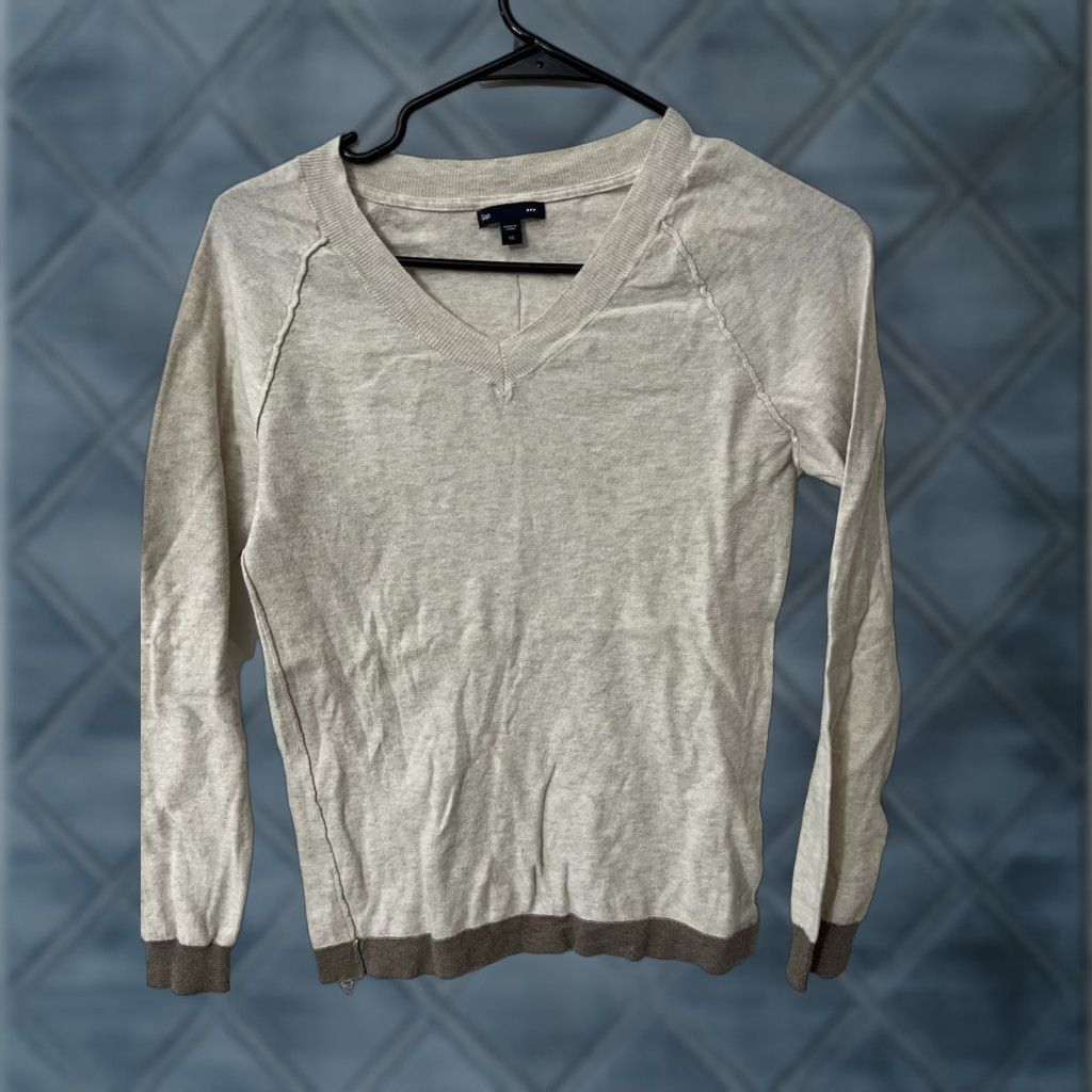 Gap VINTAGE Gap Women Pullover Sweater XS Ivory Cotton V-Neck Casual Smart Fall Winter Size XS / US 0-2 / IT 36-38 - 1 Thumbnail