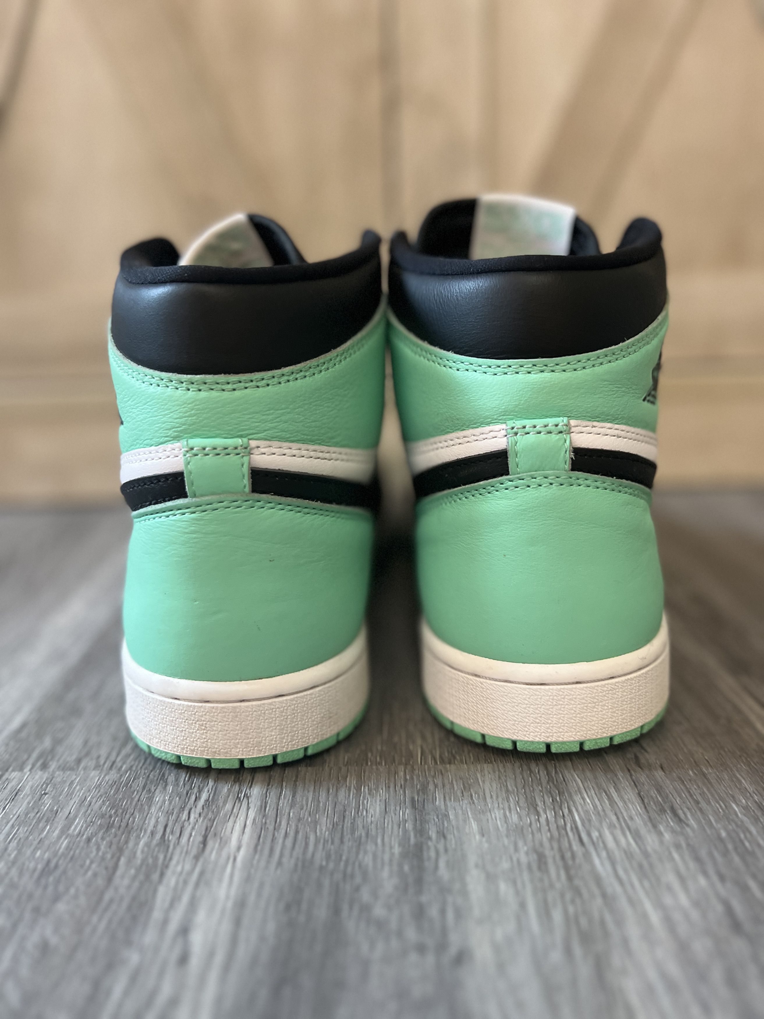 Jordan Brand Jordan 1 Retro High OG Green Glow Size US 11.5 / EU 44-45 - 4 Thumbnail