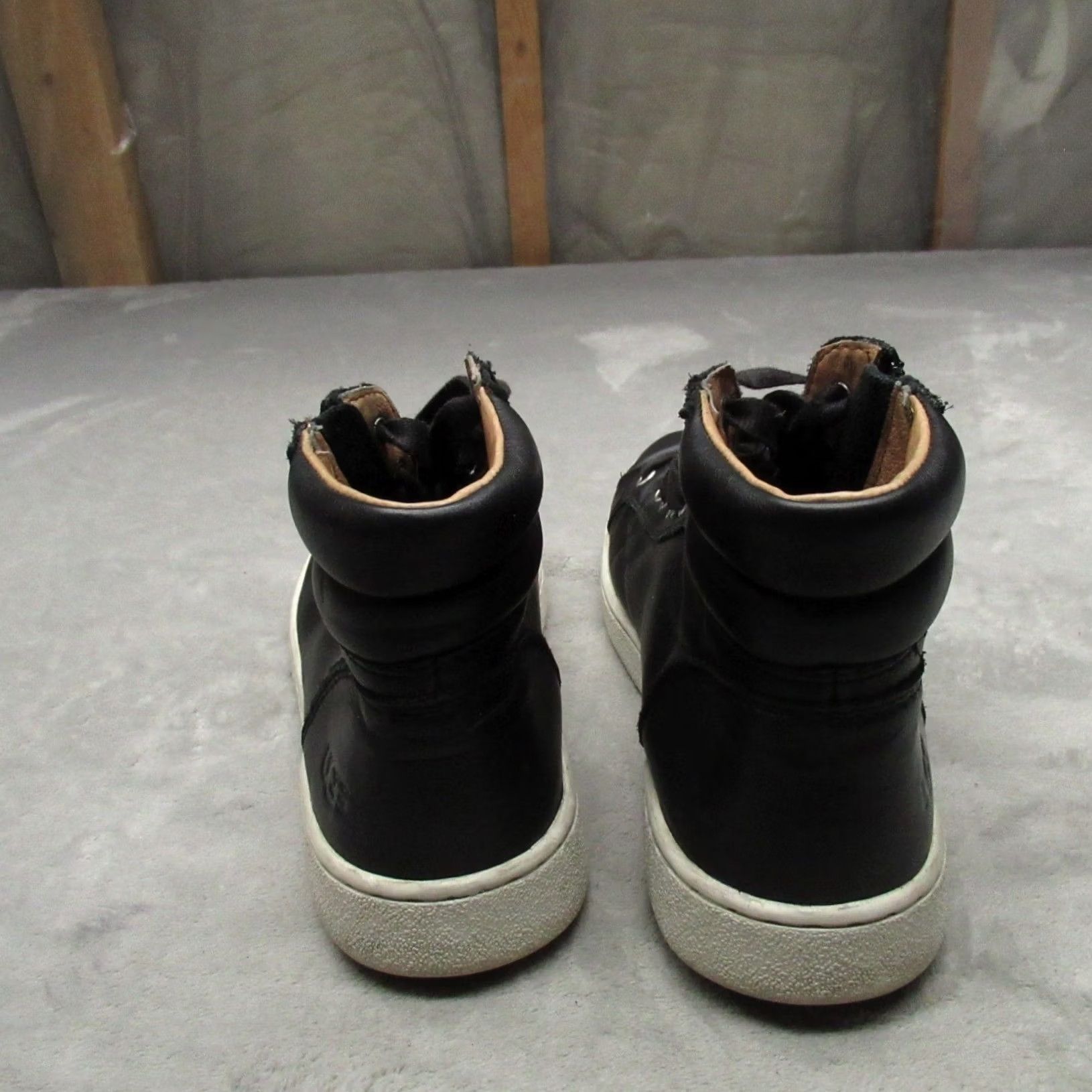 Ugg UGG Womens Sneaker Black Leather High Top Zip Outdoor Casual 8 US 39.5 EU Women Lace Up Ankle Padding Comfort Size M / US 6-8 / IT 42-44 - 6 Thumbnail