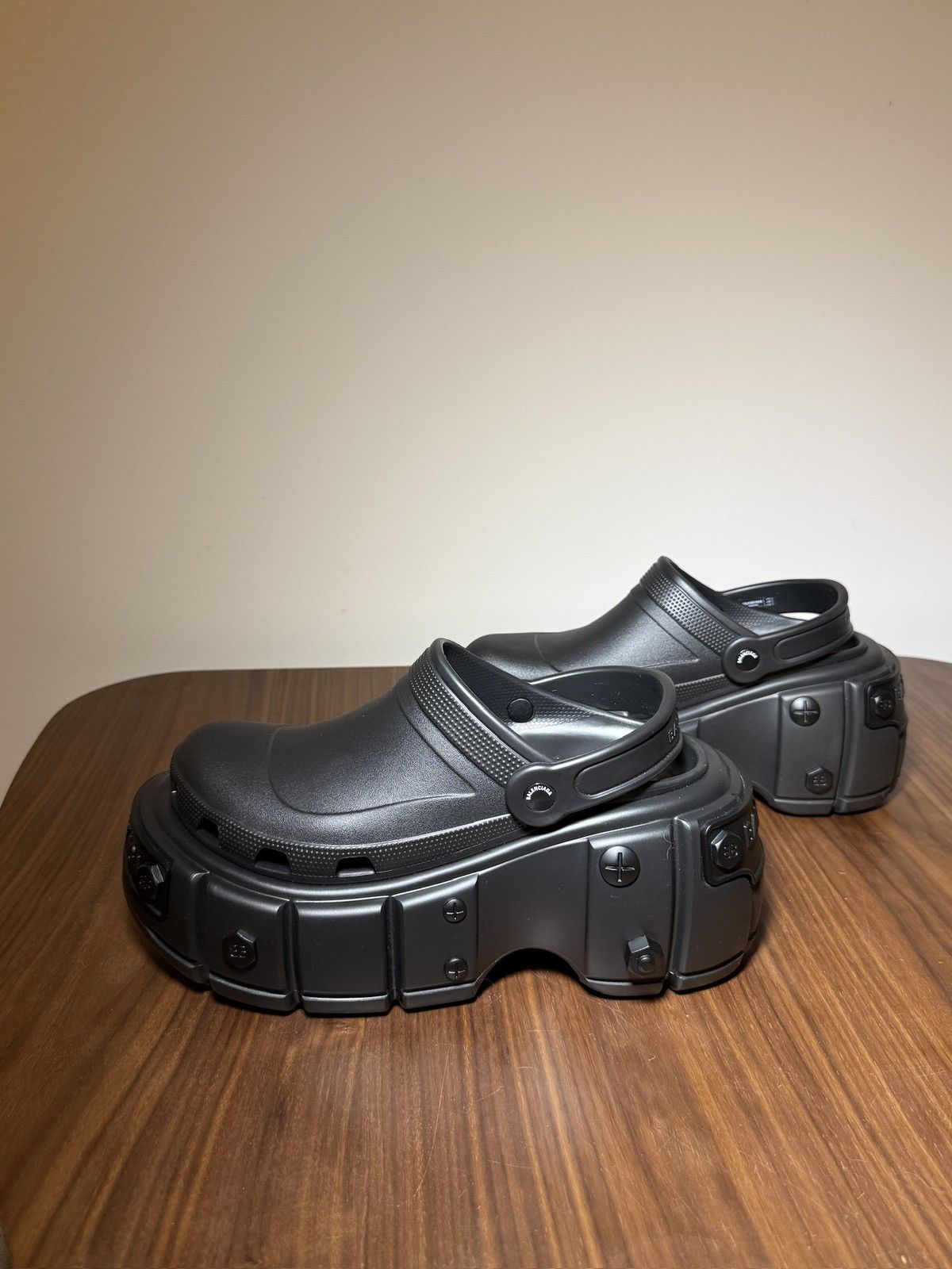 Balenciaga × Crocs Balenciaga Hardcrocs Black on Black Size US 11 / EU 44 - 12 Thumbnail