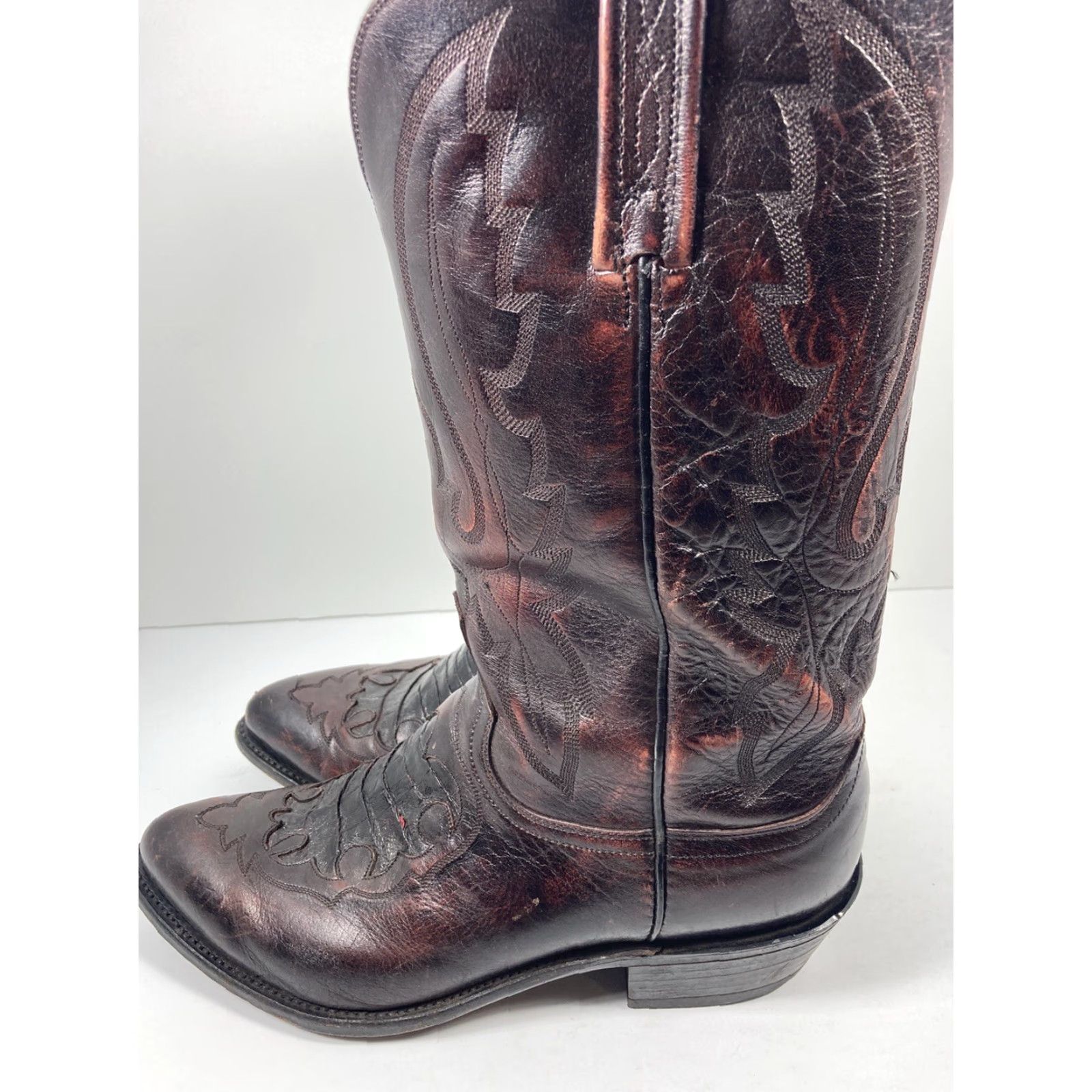 Vintage VINTAGE Lucchese Caiman Inlay Boots Men 9 EE Wide Black Cherry Leather VTG N1508J4 Size US 9 / EU 42 - 4 Thumbnail