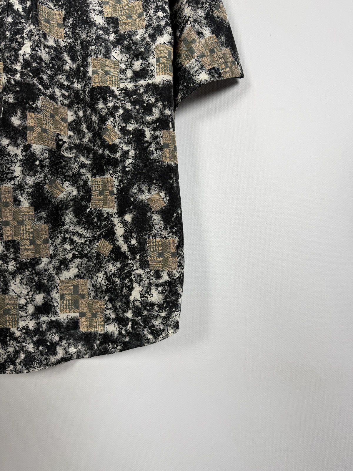 Vintage T. Corner Short Sleeve Shirt Button Up Thai Silk Vintage M-L Size US M / EU 48-50 / 2 - 11 Thumbnail