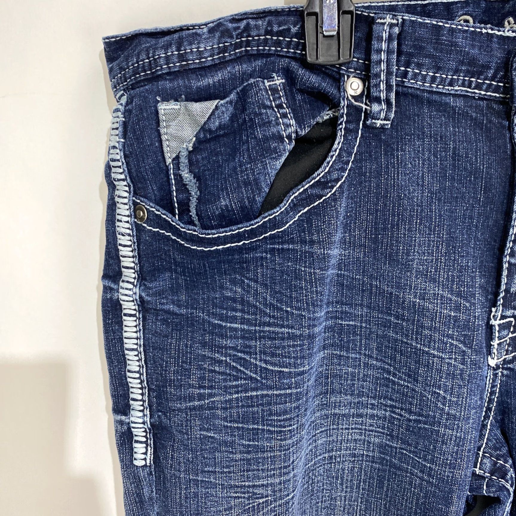 Vintage AXEL CROWN Jeans Slim Fit 36x30 Blue Distressed Thick Stitch Denim Zip 5-Pocket Men Regular Slim Men Size US 36 / EU 52 - 3 Thumbnail