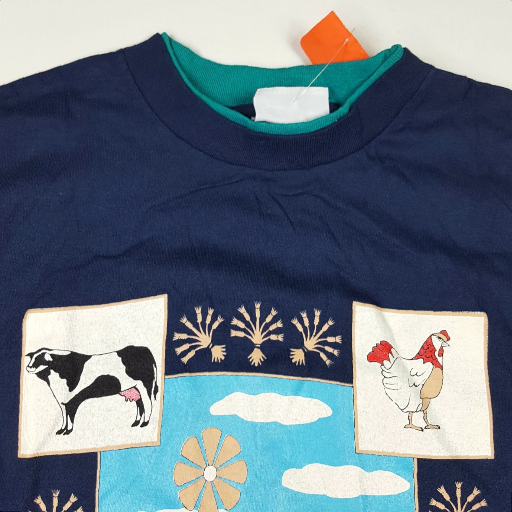 Vintage VINTAGE 90s Farm Animals Cow Chicken Men's T Shirt Crewneck Navy Blue Size M Sarah Renata Size US M / EU 48-50 / 2 - 6 Thumbnail