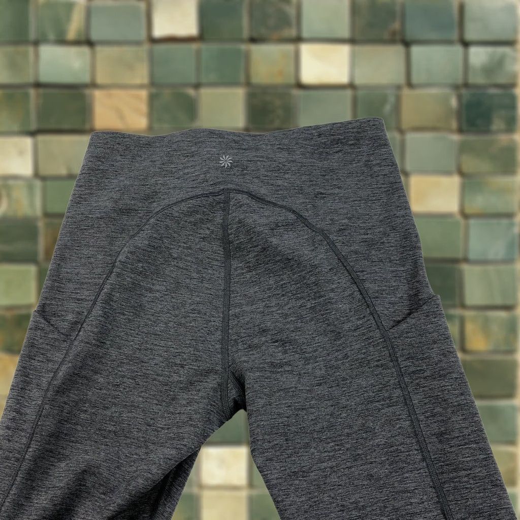 Athleta Athleta Capri Leggings 1X Black Stash Pocket Plus 29 in 19 in Inseam Legging Size 40" / US 18 - 1 Thumbnail