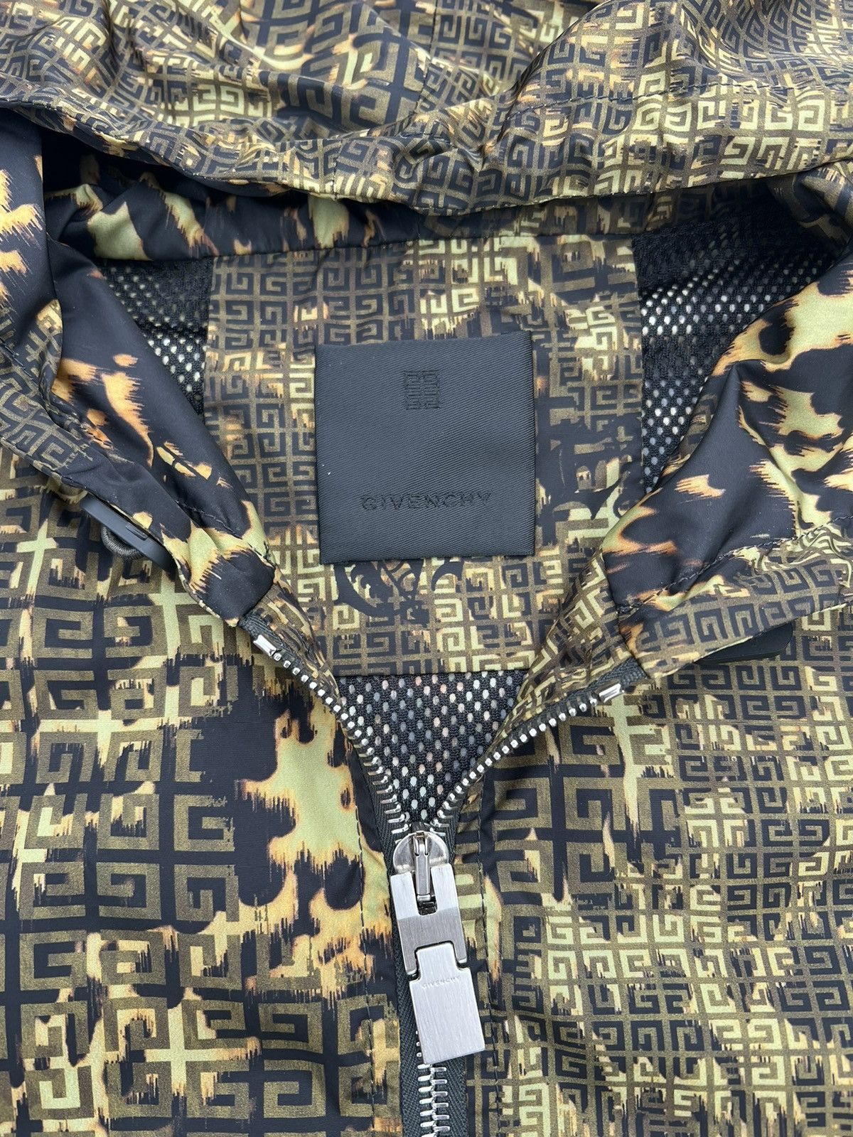 Givenchy Givenchy camouflage printed zip Size US L / EU 52-54 / 3 - 8 Thumbnail