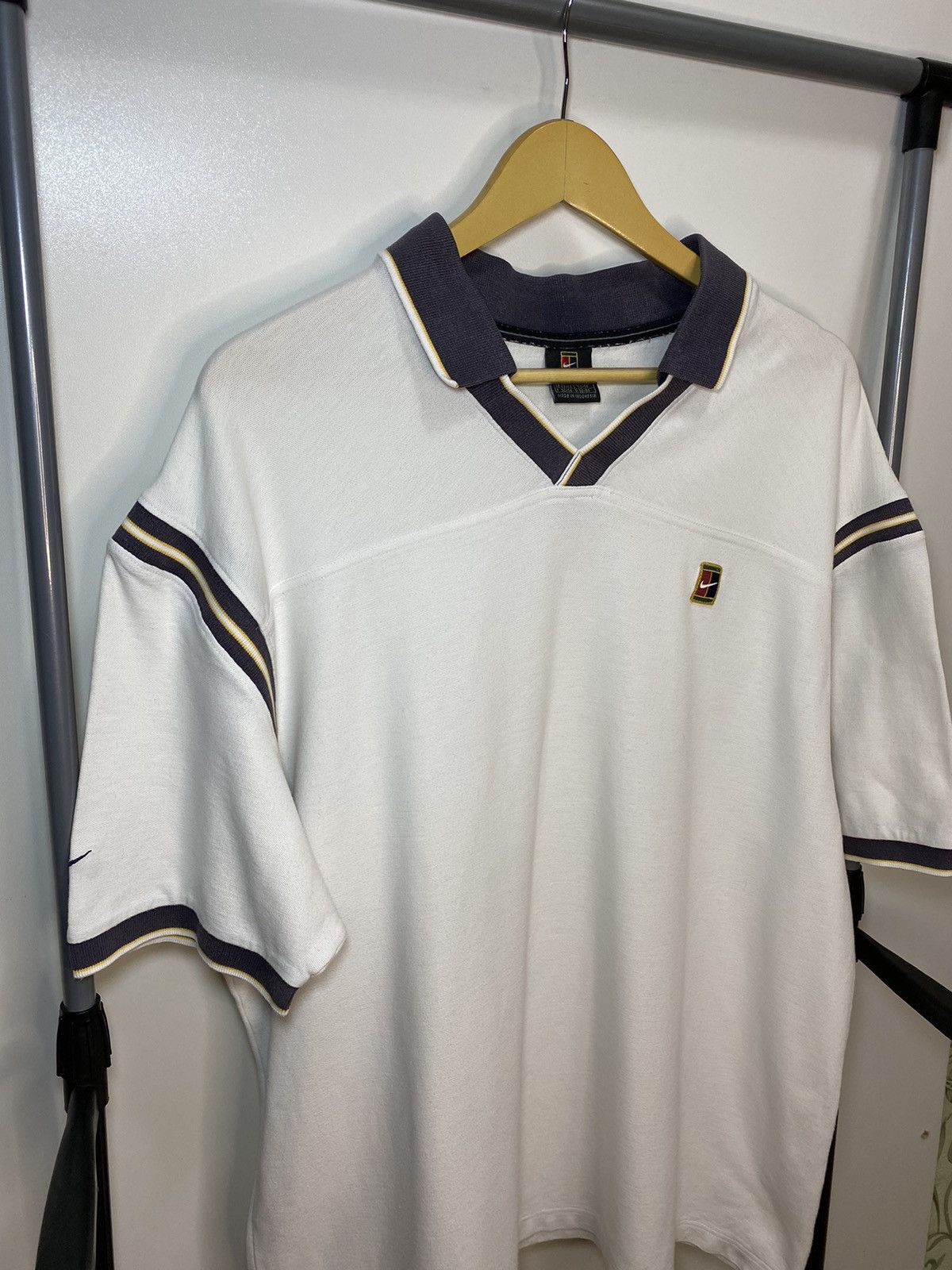 Nike Vintage Nike Court Swoosh Polo Size US L / EU 52-54 / 3 - 5 Thumbnail