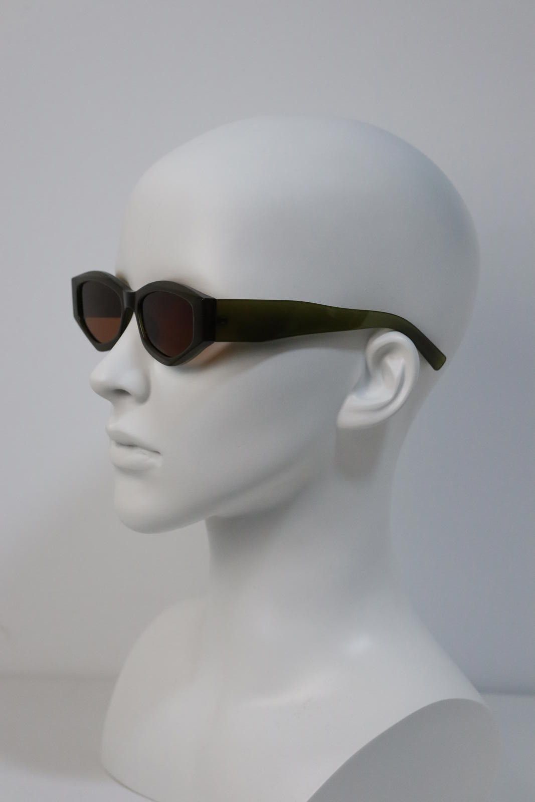 Japanese Brand Y2k Avant Garde Cat Eye Shape Green Sunglasses Unisex OS Size ONE SIZE - 7 Thumbnail