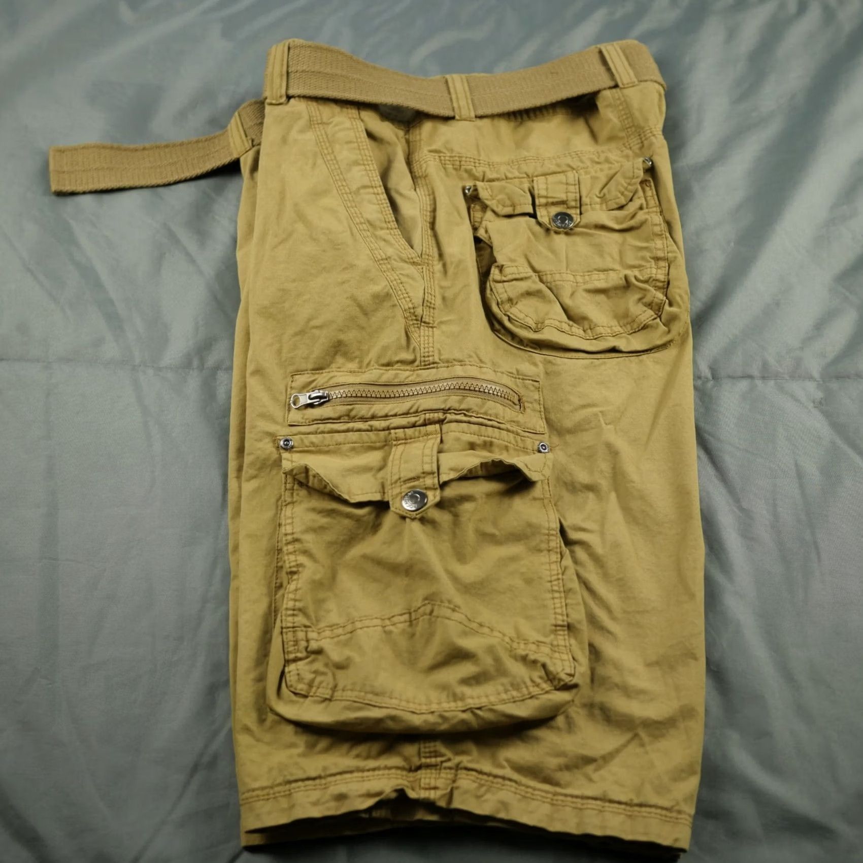 Rocawear VINTAGE Rocawear Cargo Shorts Mens 34 Khaki Belted Multi-Pocket Utility Hip Hop Streetwear Shorts Mens 34 Beige Cargo Pocket Belted Pockets Size US 34 / EU 50 - 2 Thumbnail