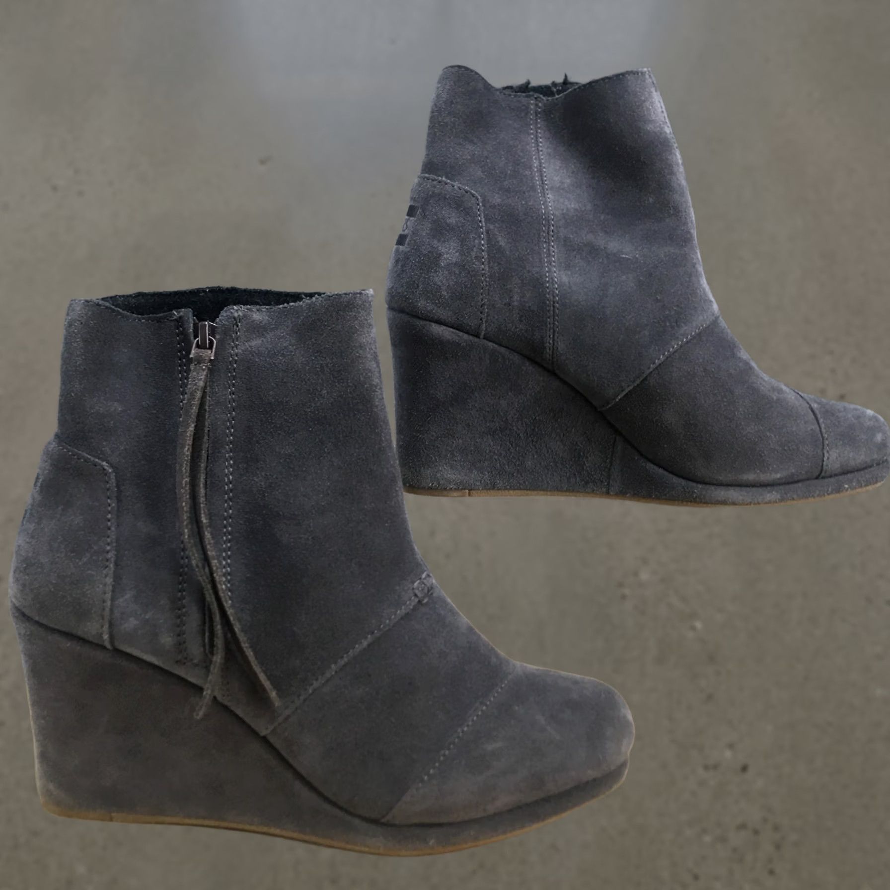 Toms TOMS Boots Womens 9.5 Desert Gray Round Toe Casual Comfort Wedge Heels Ankle Top Mens Womens Size L / US 10 / IT 46 - 1 Thumbnail