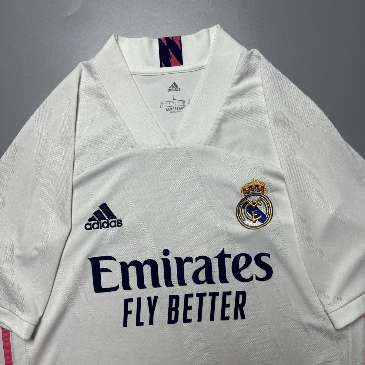 Vintage REAL MADRID ADIDAS 2020/2021 FOOTBALL HOME JERSEY #9 BENZEMA Size US L / EU 52-54 / 3 - 4 Thumbnail
