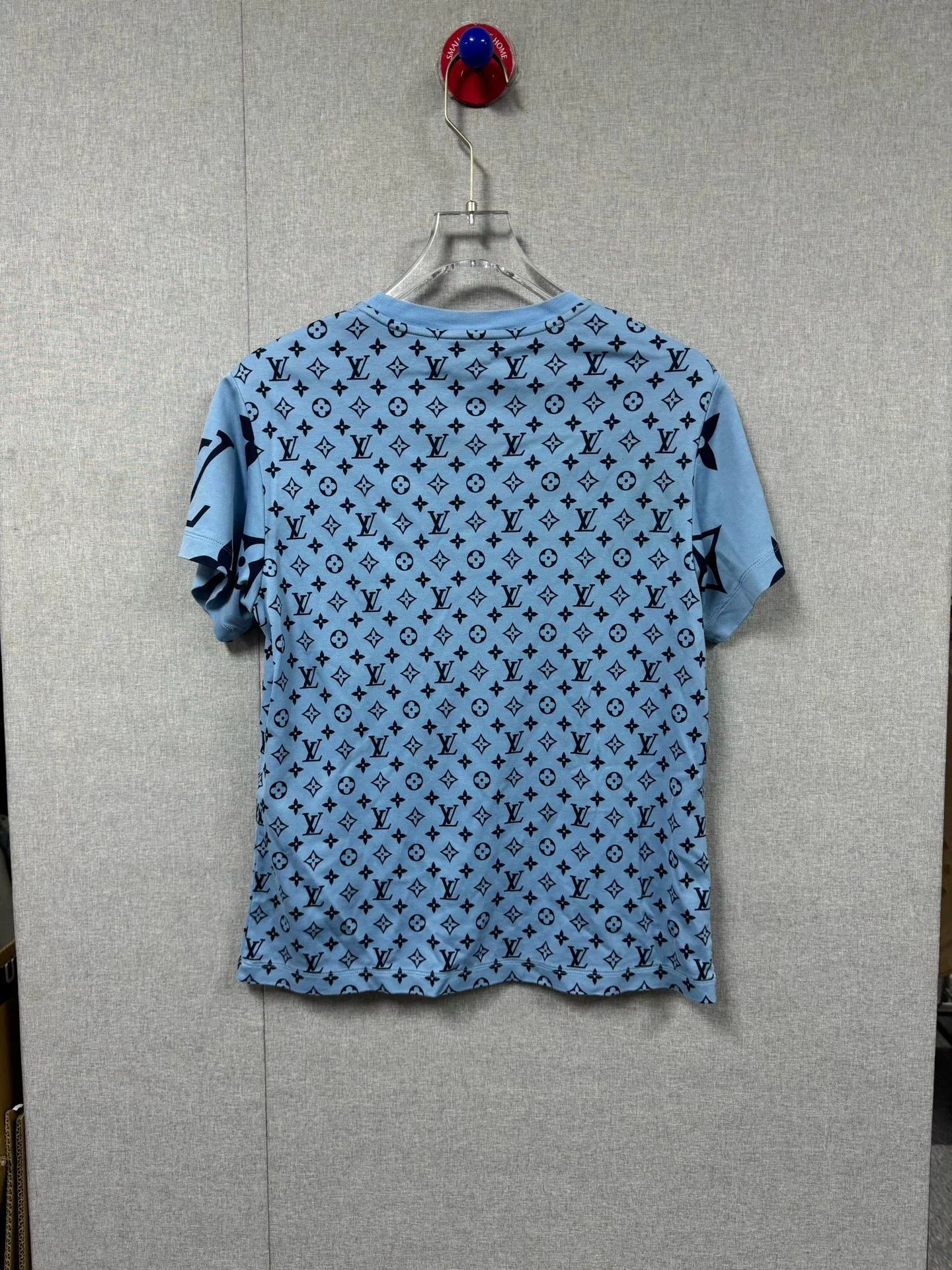 Louis Vuitton LV Blue Allover Print Short Sleeve M Size M / US 6-8 / IT 42-44 - 2 Thumbnail