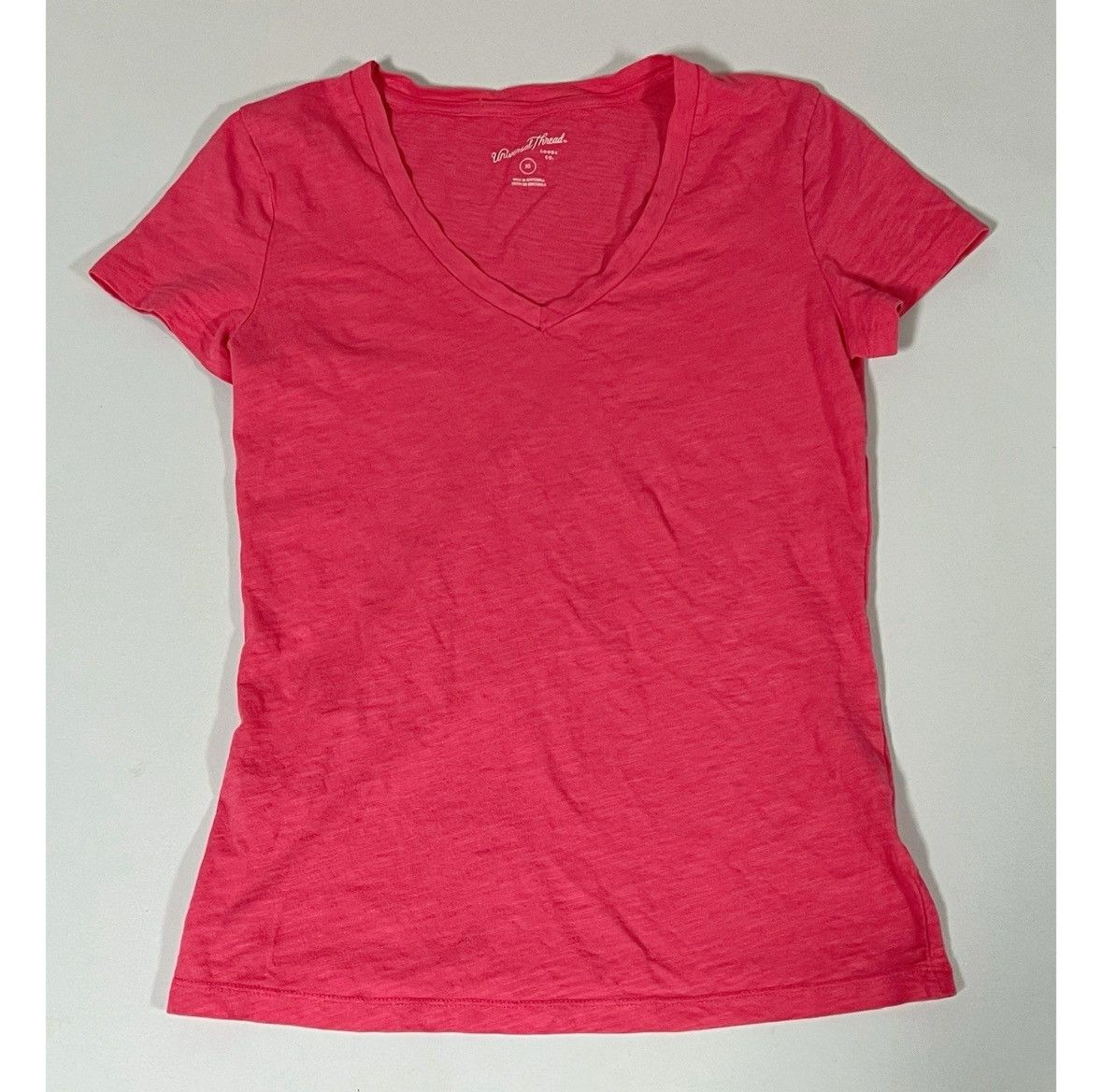 Universal Studios Universal Thread Hot Pink V-Neck T-Shirt Top Tee Size XS 🩷 Size US XS / EU 42 / 0 - 2 Thumbnail