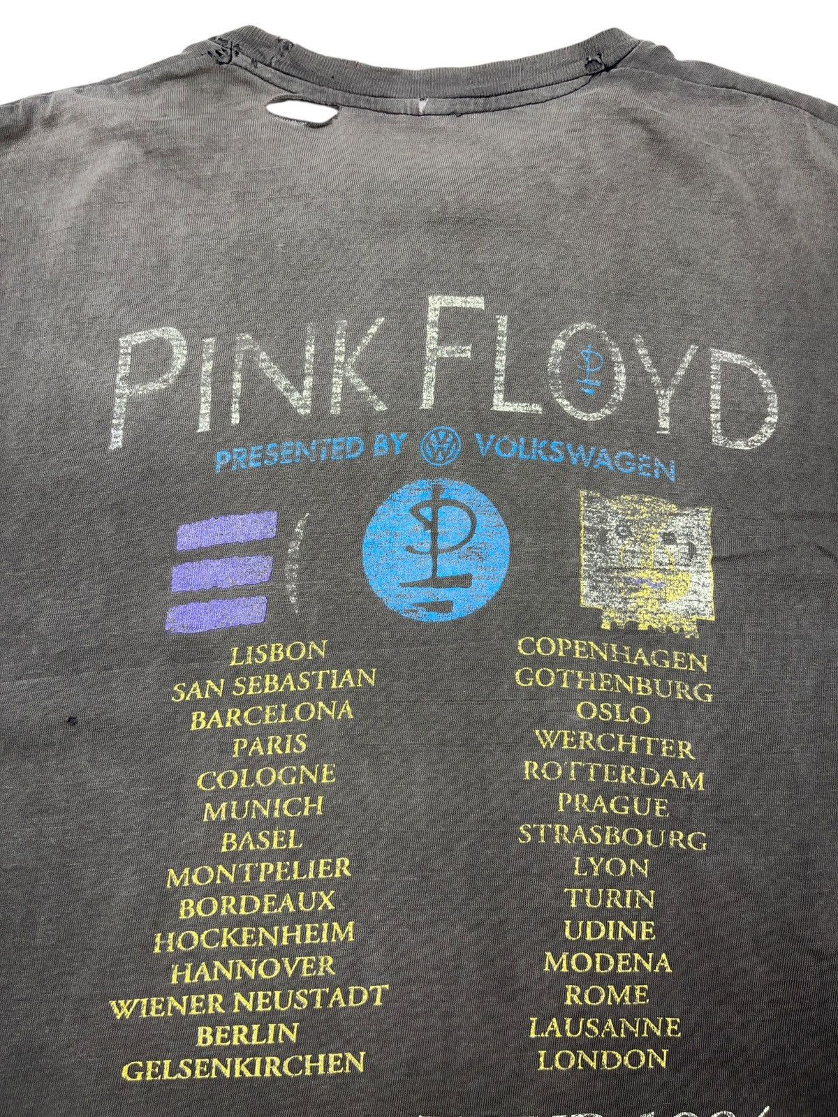 Pink Floyd Vintage 1994 Pink Floyd The Division Bell Distressed T-shirt Size US L / EU 52-54 / 3 - 19 Thumbnail