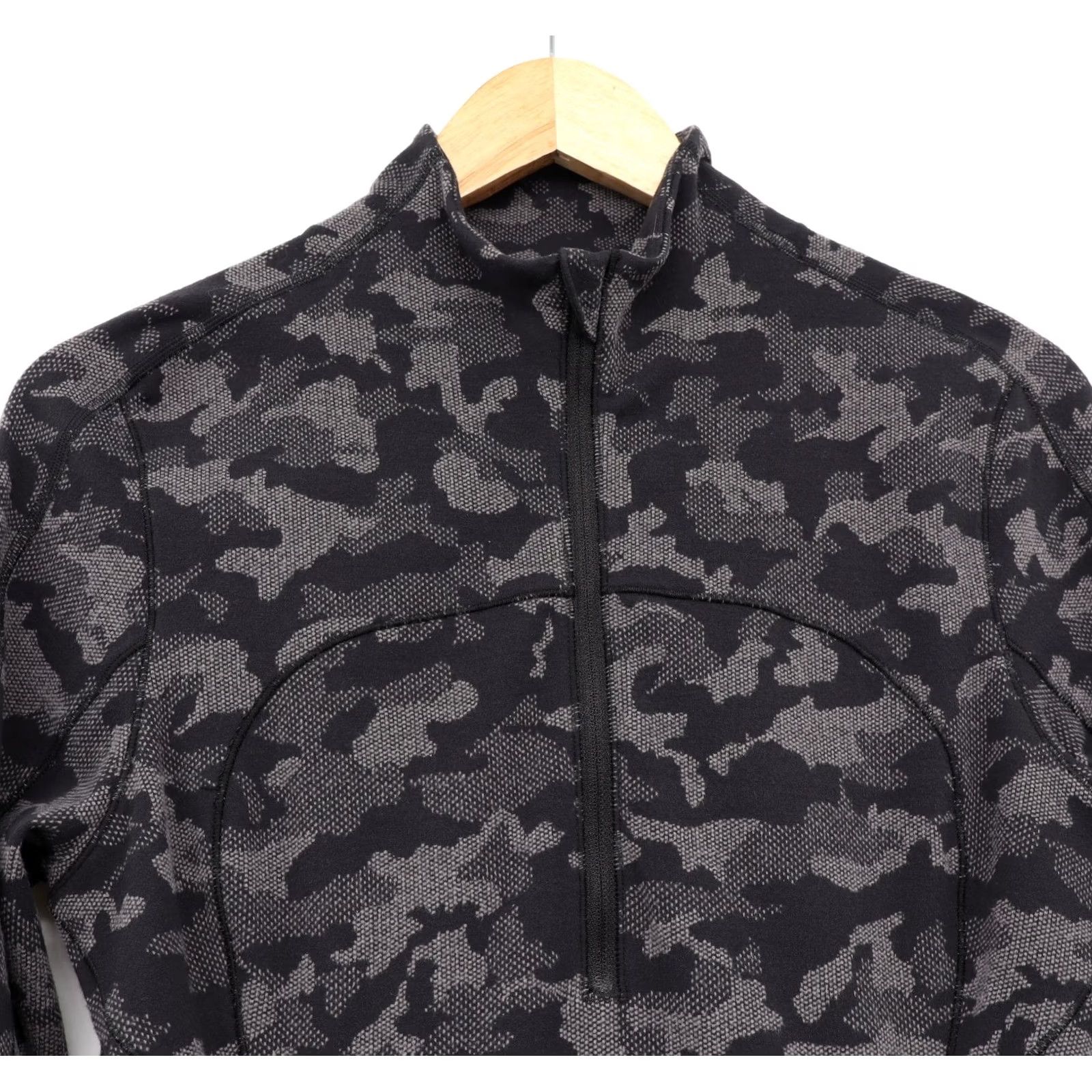 Lululemon Lululemon Run Briskly 1/2 Zip Heritage Camo Jacquard Black Lunar Rock Sz 12 Shirt Womens Size ONE SIZE - 3 Thumbnail