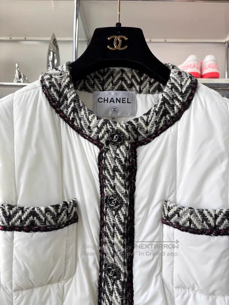 Chanel Chanel 18k Forest Series White tweed rolled edge single-br Size XXS / US 00 / IT 34 - 2 Thumbnail