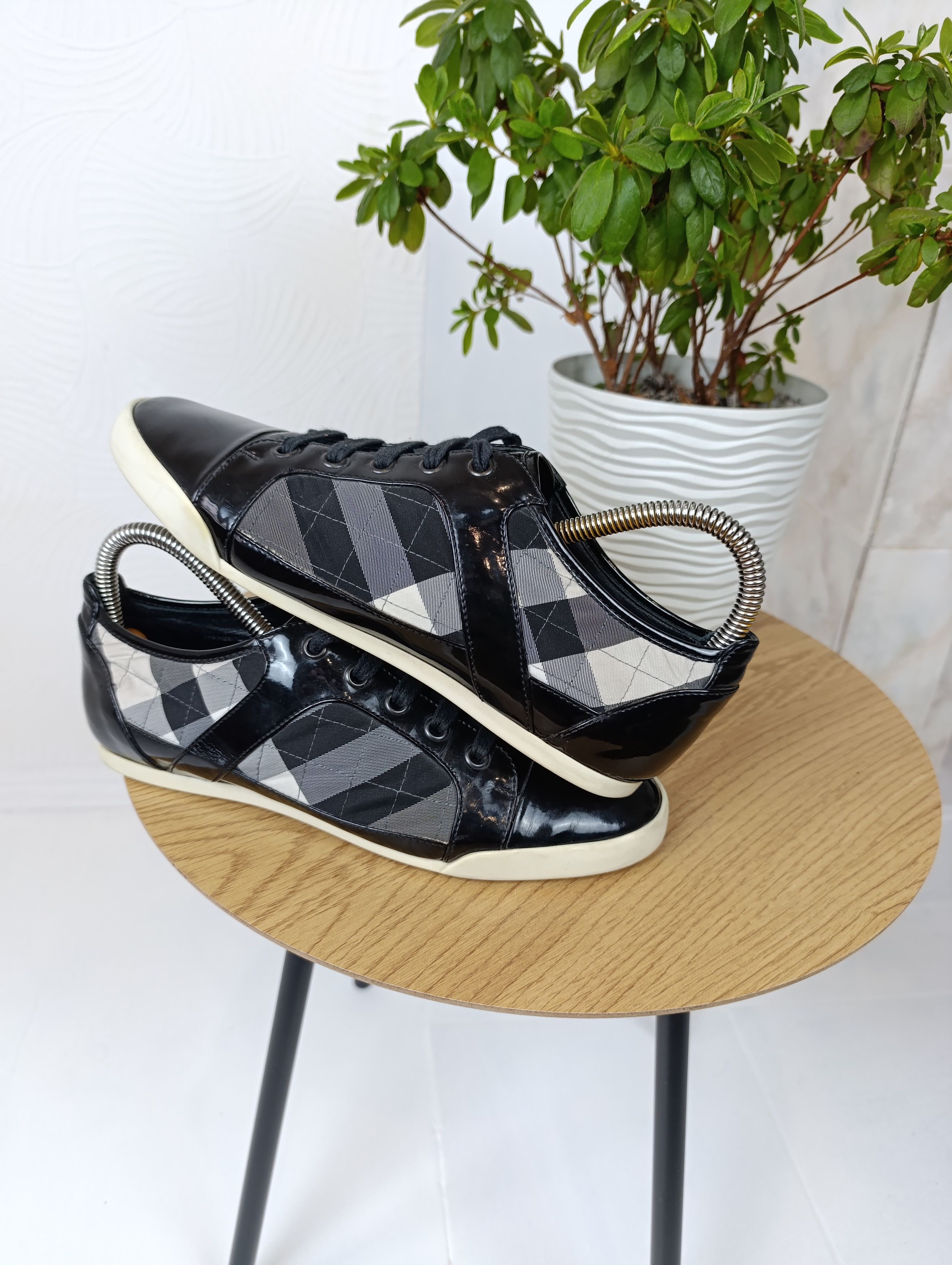 Burberry AUTHENTIC BURBERRY NOVA CHECK LACE UP SNEAKERS Size US 6 / IT 36 - 5 Thumbnail