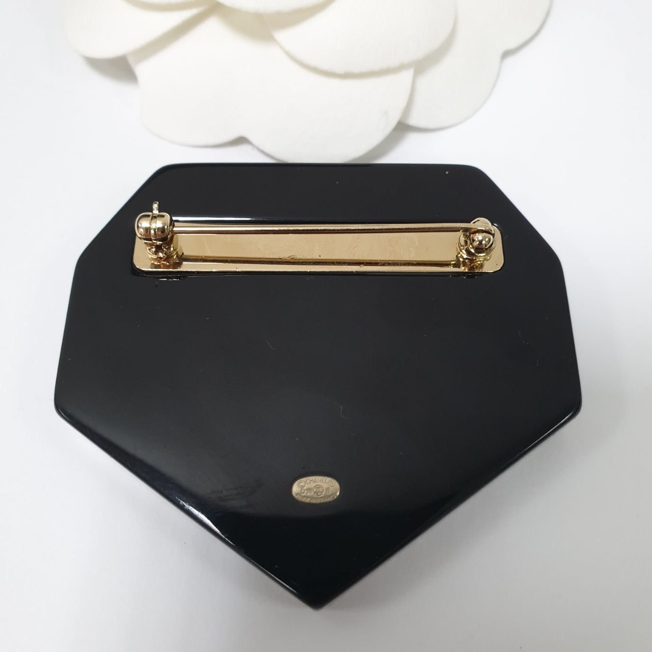 Chanel Chanel Coco Neige Pearls & Crystals Brooch Size ONE SIZE - 3 Thumbnail