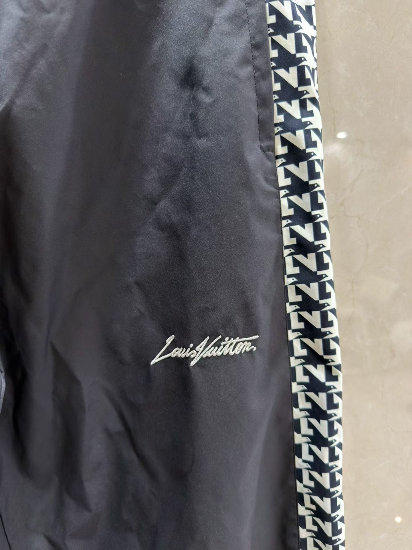 Louis Vuitton Louis Vuitton LV Doves Houndstooth Tech Joggers Size US 28 / EU 44 - 2 Thumbnail