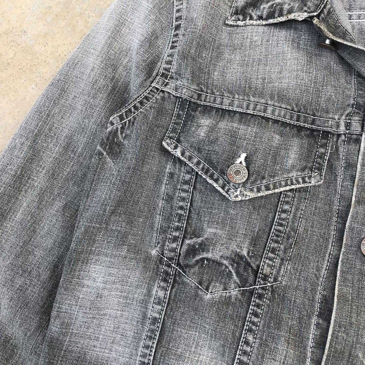 Levi's Vintage Clothing Vintage Levis redloop Distressed Denim Trucker Jacket Size US M / EU 48-50 / 2 - 6 Thumbnail