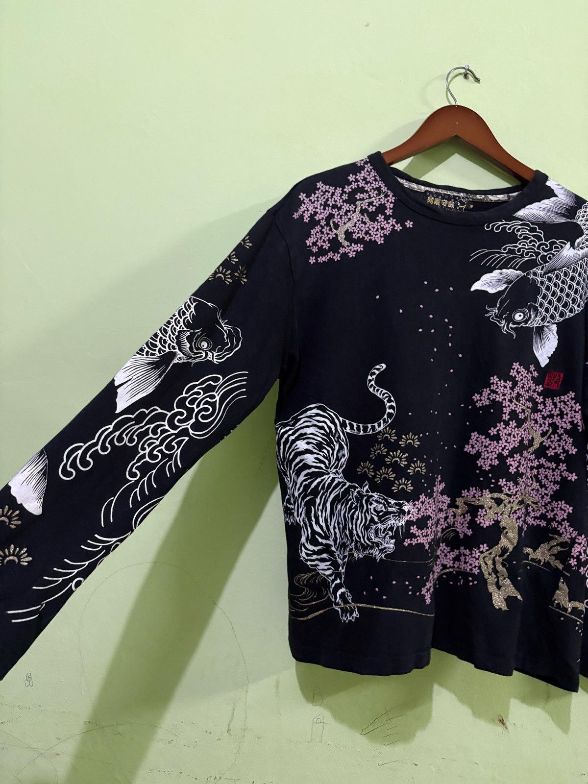 Japanese Brand Vintage Japanese Koi Fish And Tigers Long Sleeve Shirt Size US M / EU 48-50 / 2 - 2 Thumbnail