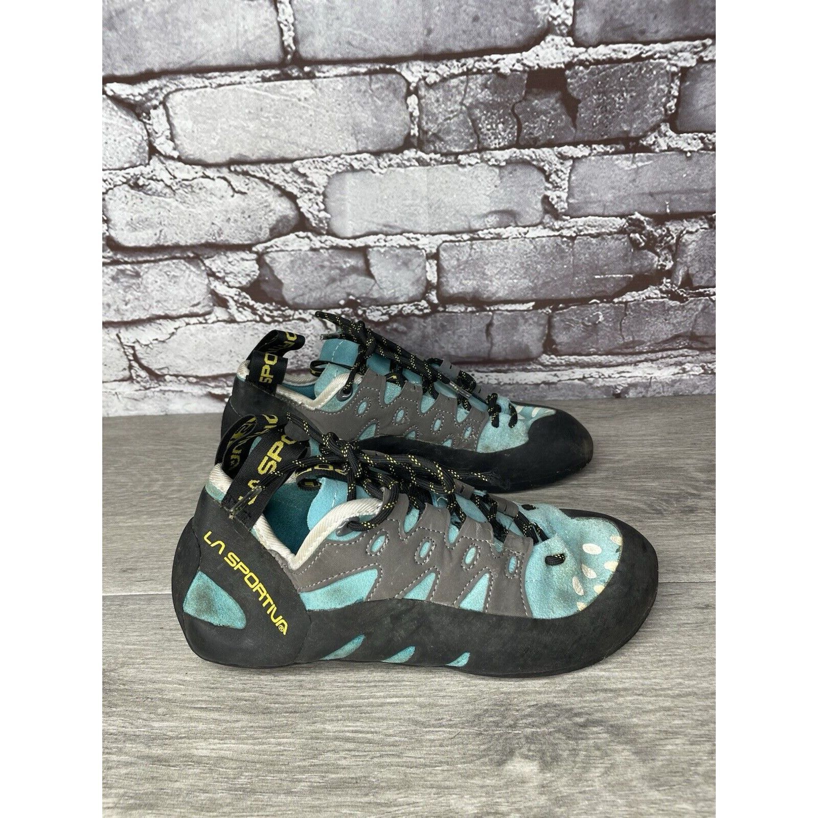 La Sportiva La Sportiva Tarantulace Rock Climbing Blue Gray Lace Up Shoe Size US 6 / EU 39 - 3 Thumbnail