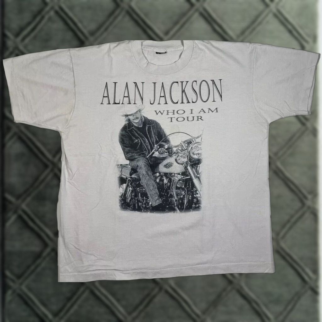 Hanes VINTAGE Alan Jackson Who I Am Tour White T-Shirt XL Men Hanes Boxy 1994 Concert Music Shirt Size US XL / EU 56 / 4 - 1 Thumbnail