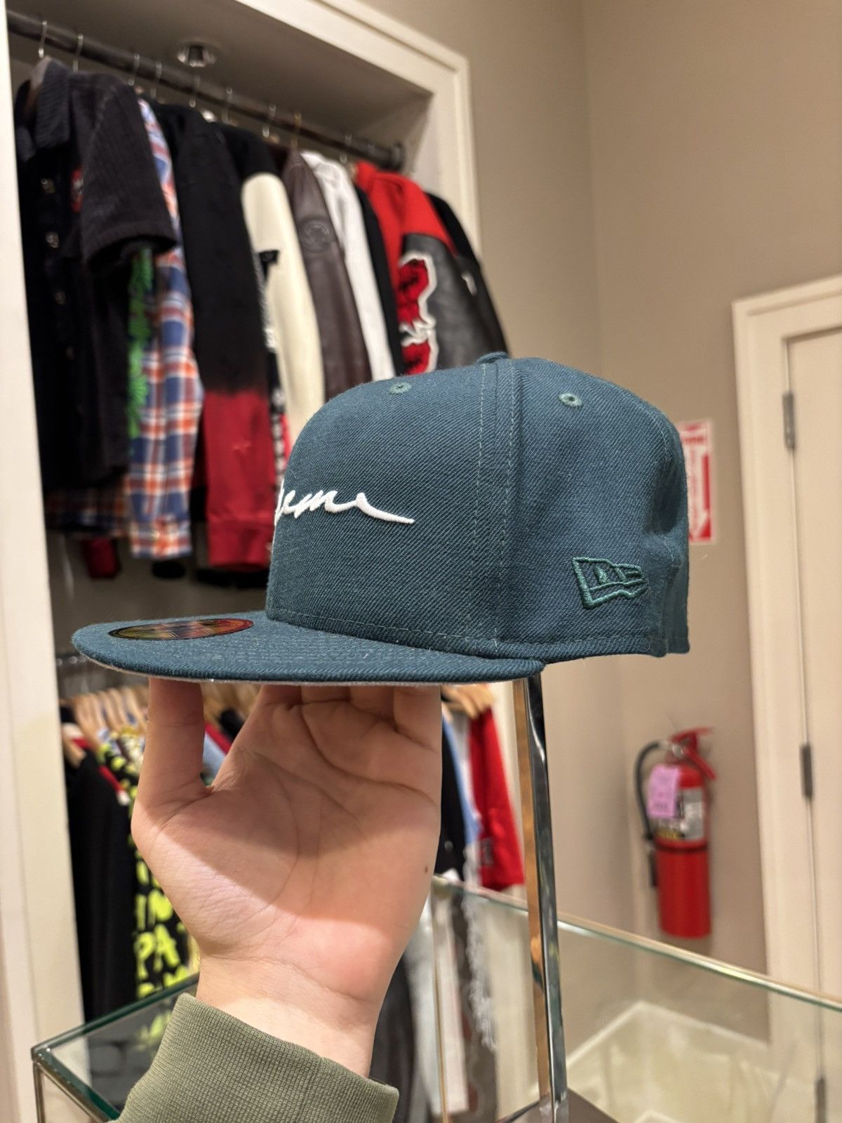 New Era × Supreme Supreme x New Era Classic Script Logo Fitted Hat Size ONE SIZE - 2 Thumbnail
