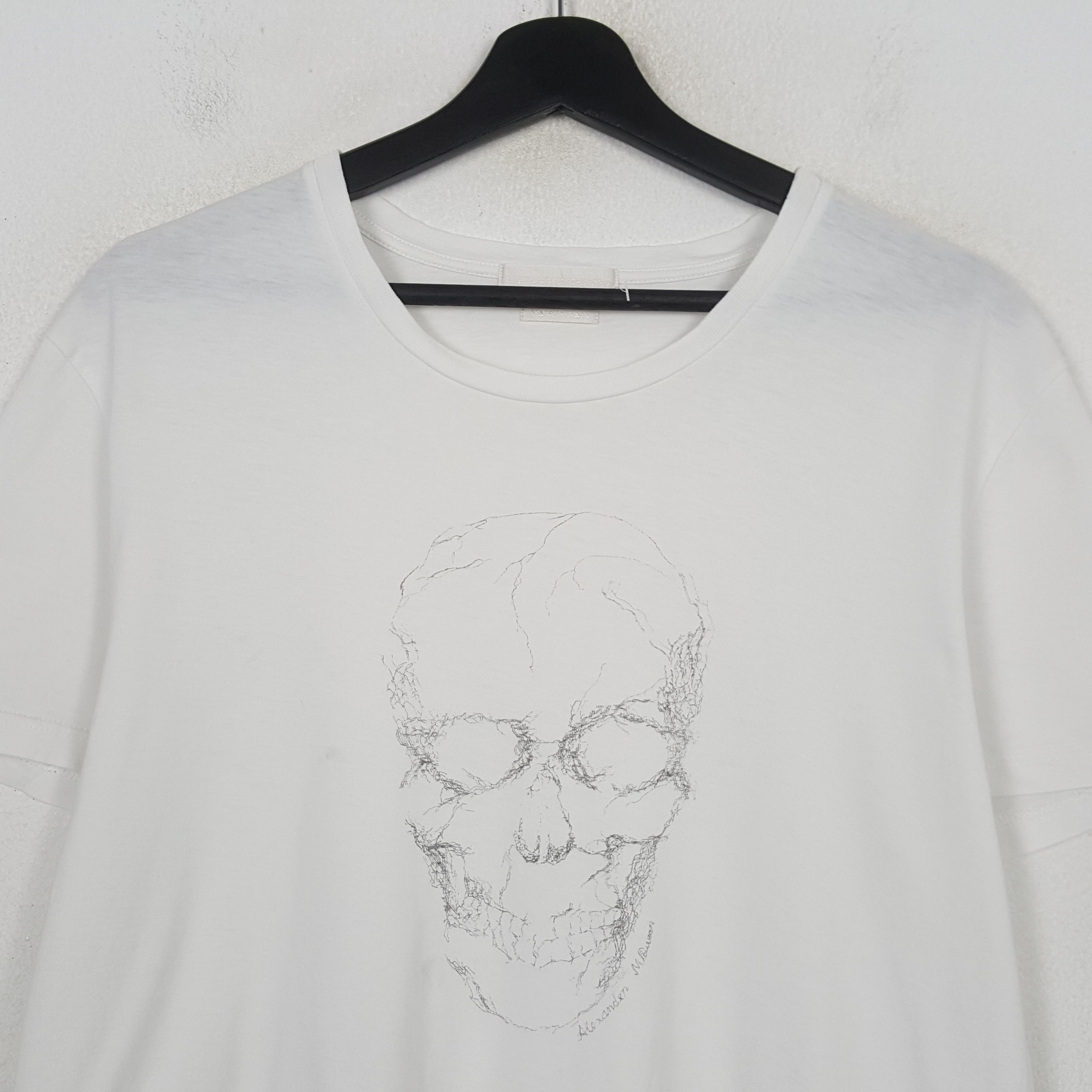 Alexander McQueen Alexander Mcqueen Designer Style Tshirt C299N22 Size M / US 6-8 / IT 42-44 - 2 Thumbnail