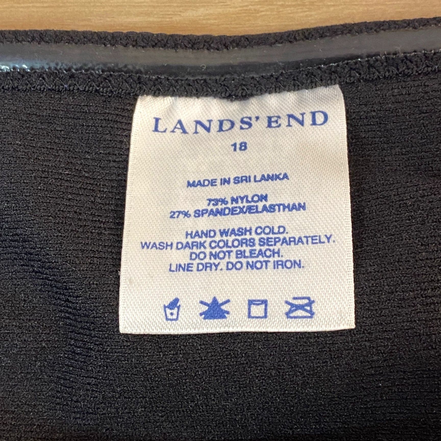 Lands' End Lands' End Navy Blue Swim Skirt 18 Regular Women Pleated Flounce Hem Built-In Brief Stretch Elastic Waist Size 40" / US 18 - 3 Thumbnail