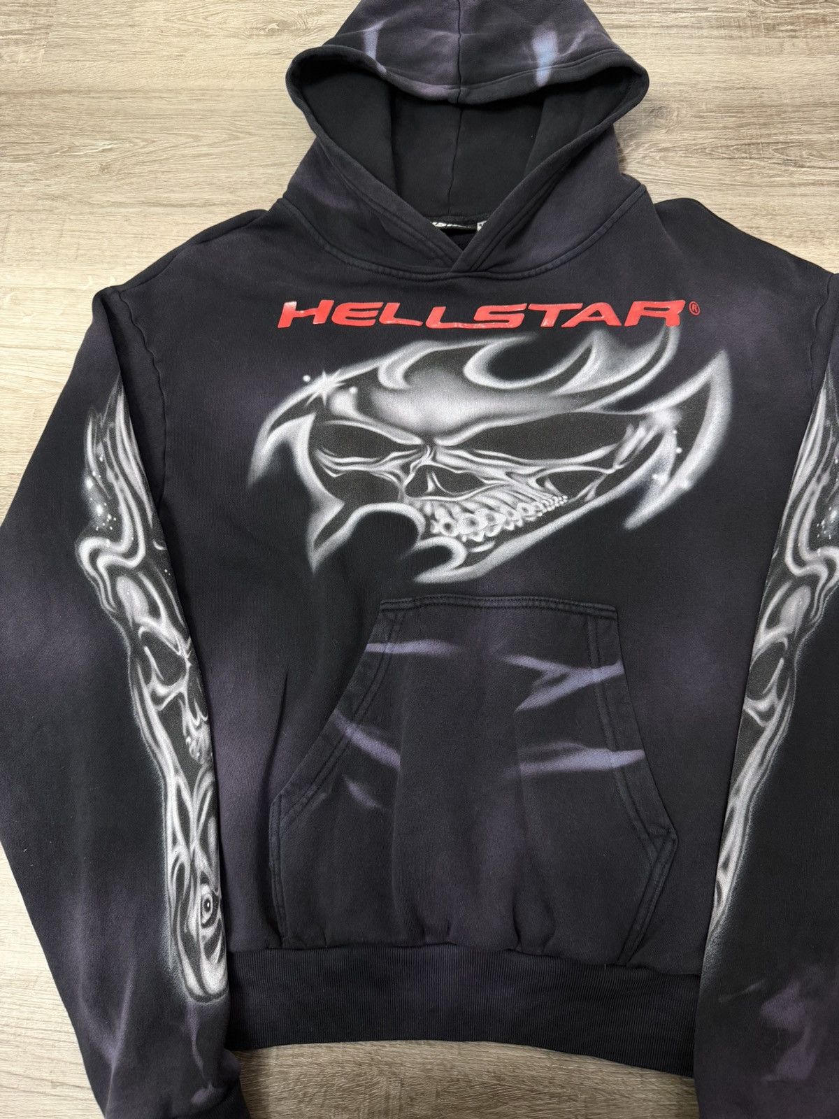 HELLSTAR Hellstar Airbrushed Skull Hoodie Black Size XS Size US XS / EU 42 / 0 - 5 Thumbnail