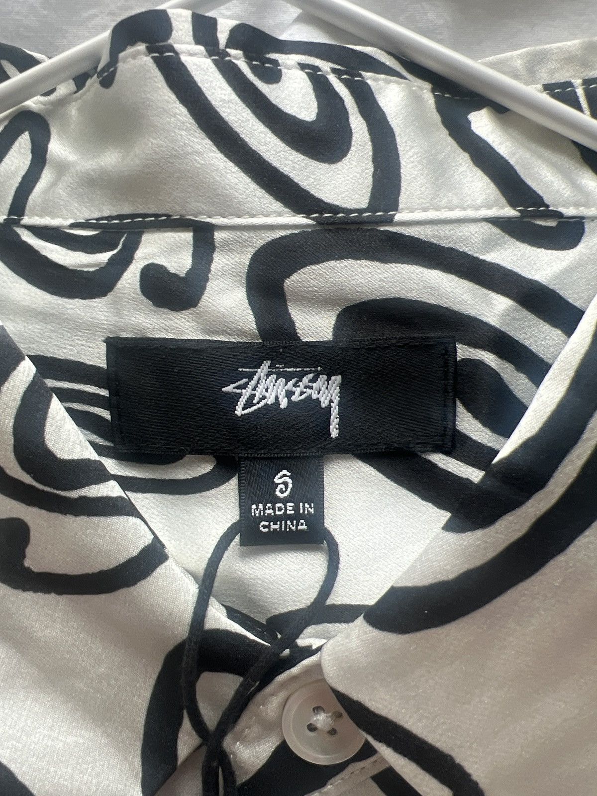 Stussy Stussy swirly s silk shirt Size US S / EU 44-46 / 1 - 8 Thumbnail