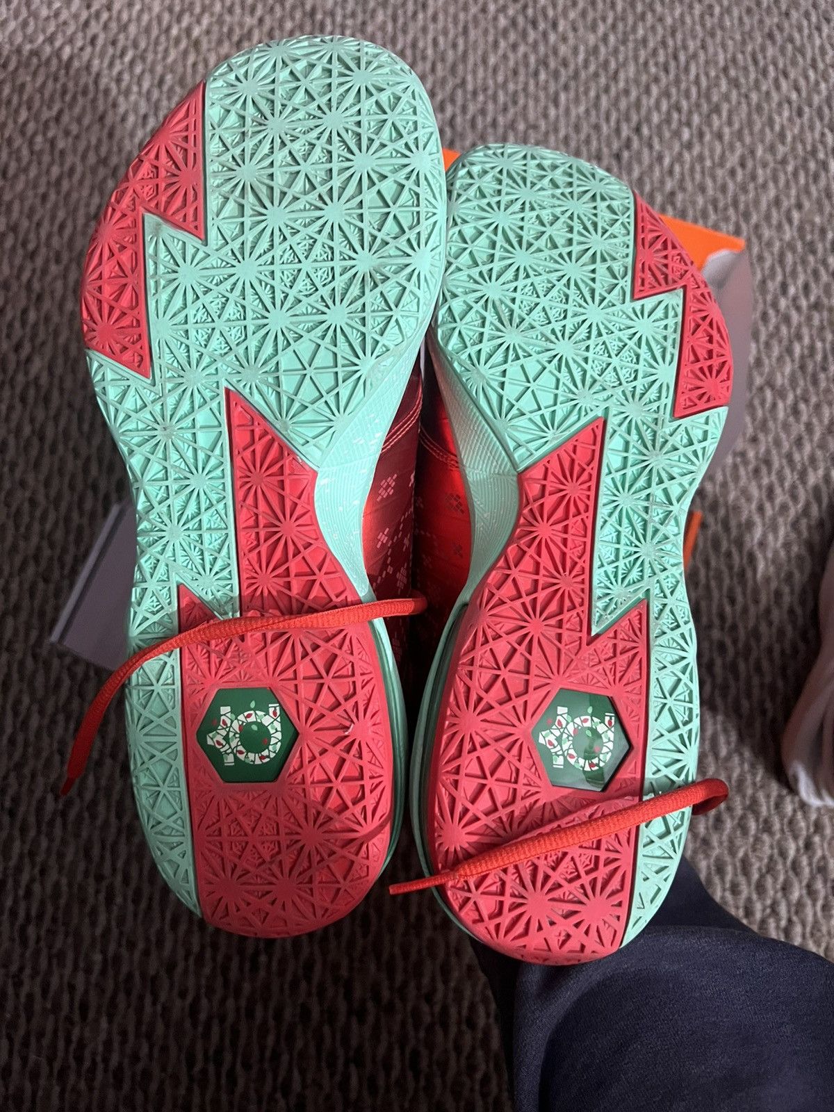 Nike Nike KD 6 Christmas Size US 10 / EU 43 - 6 Thumbnail