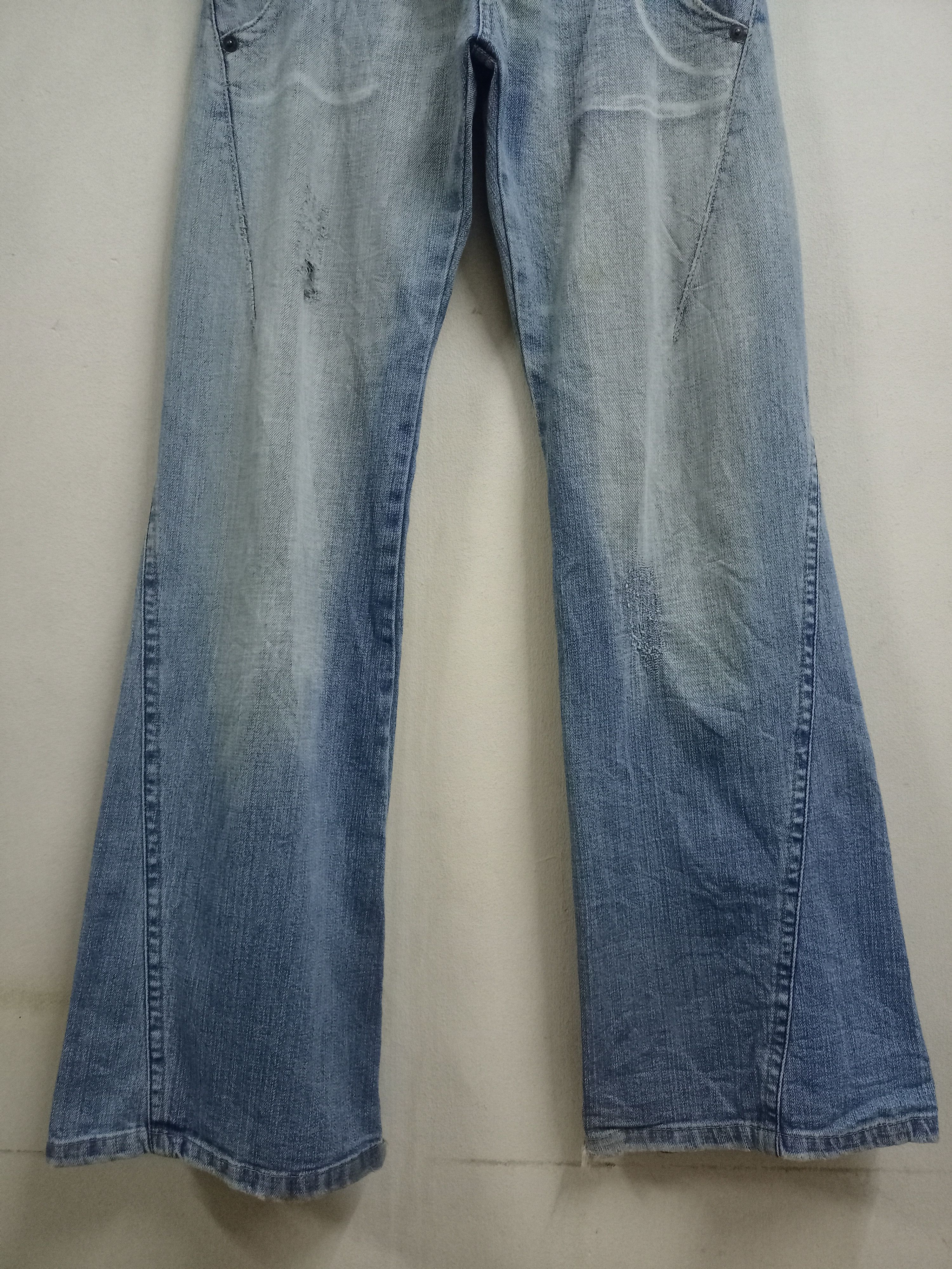 Japanese Brand Vintage Japanese Brand Flared Distressed Bell Bottoms Jeans Size 32" / US 10 / IT 46 - 6 Thumbnail